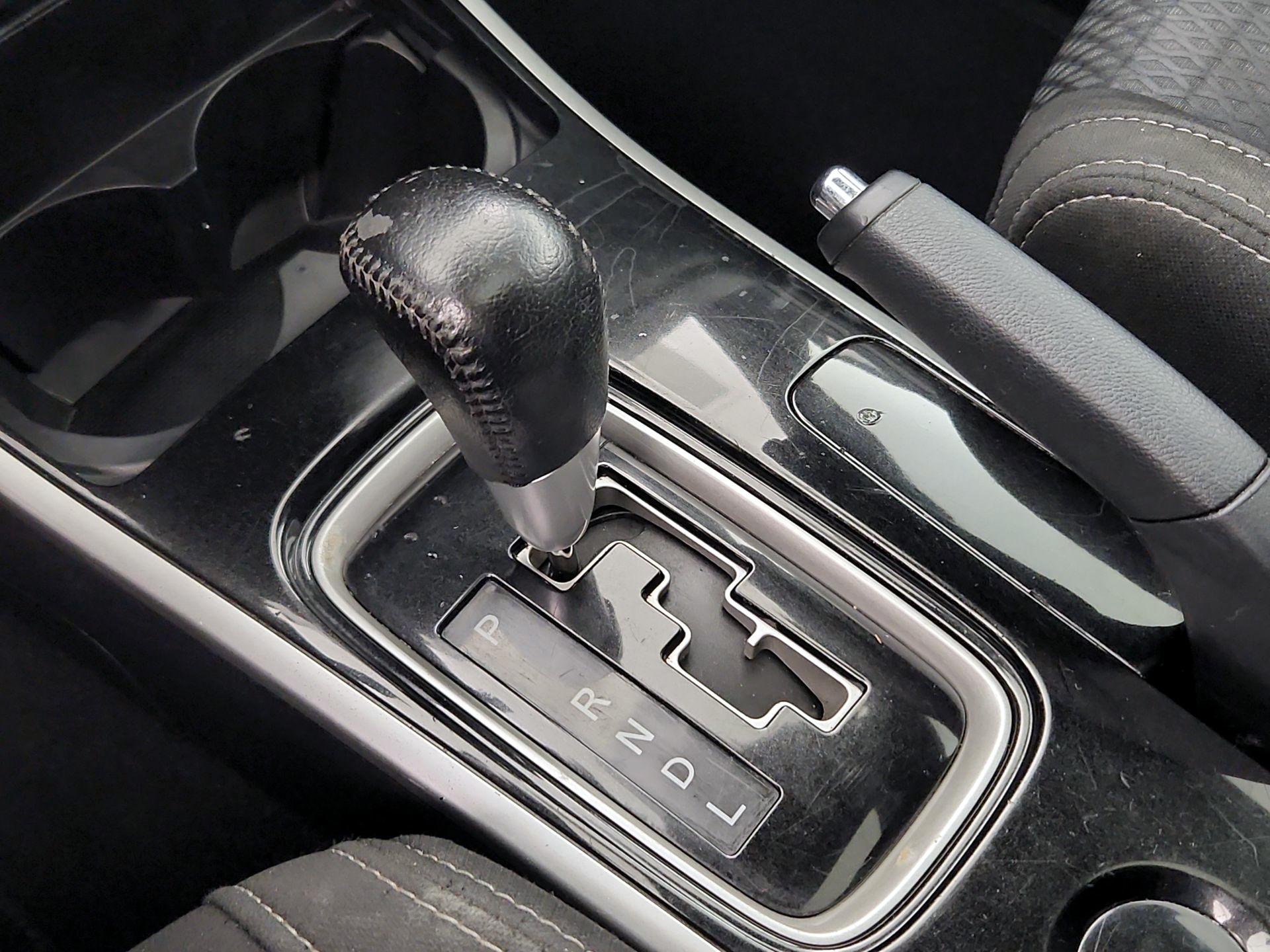 Thumbnail: 2018 Mitsubishi Outlander - 16