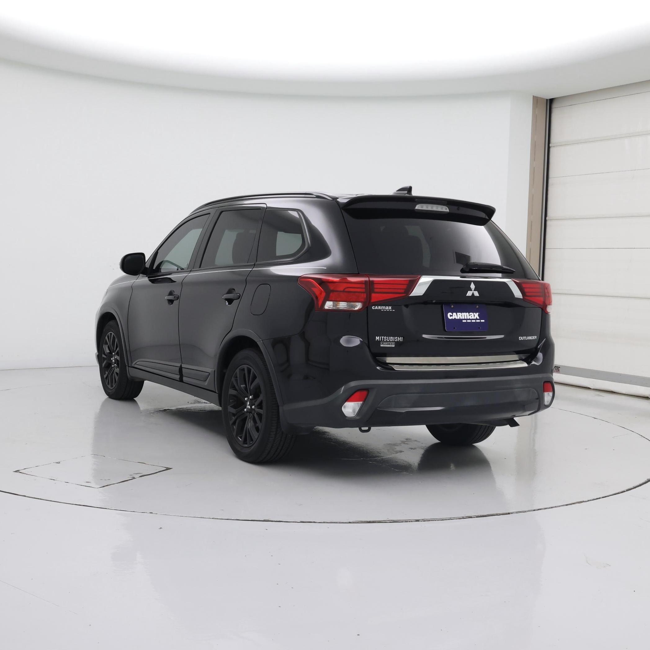 Thumbnail: 2018 Mitsubishi Outlander - 2