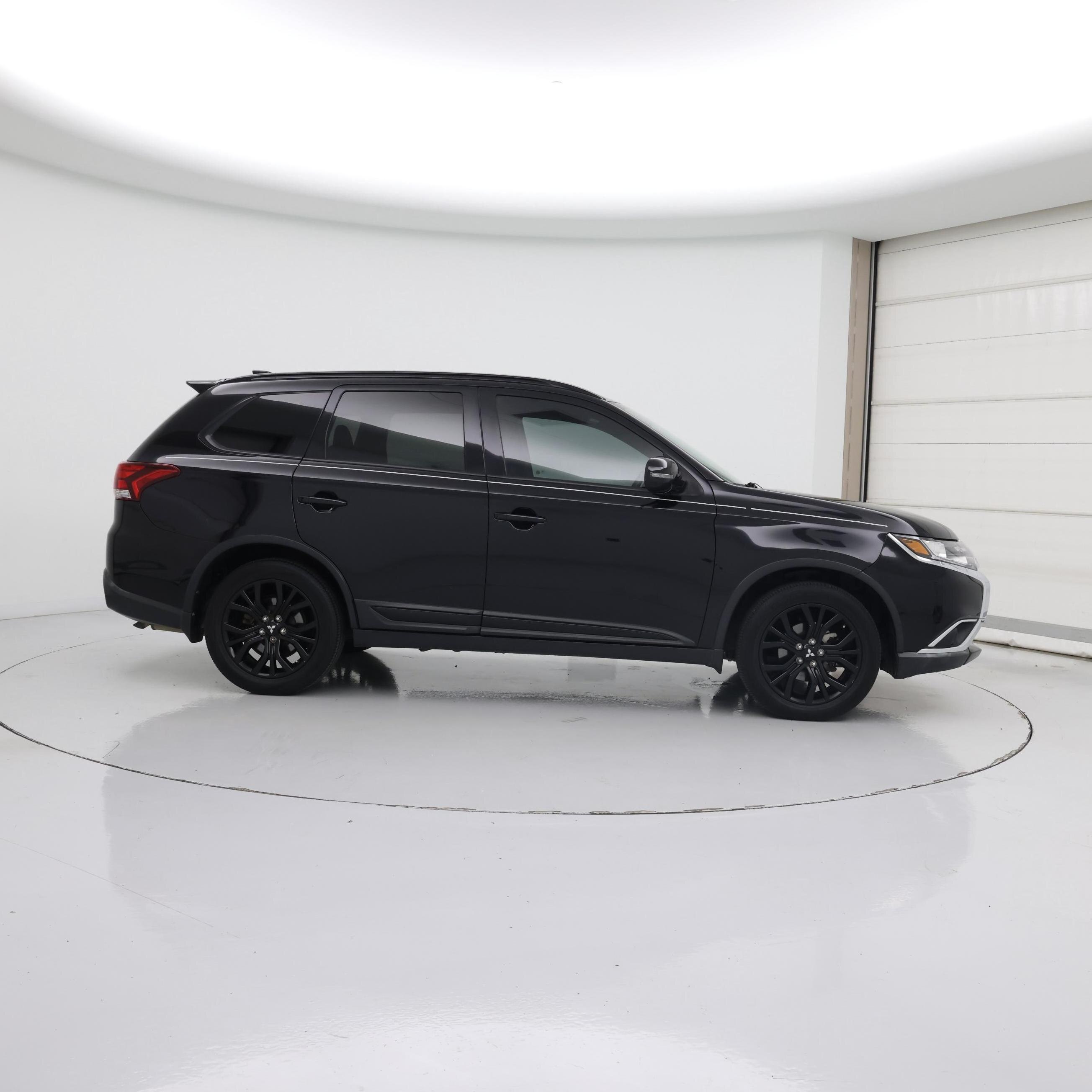 Thumbnail: 2018 Mitsubishi Outlander - 7