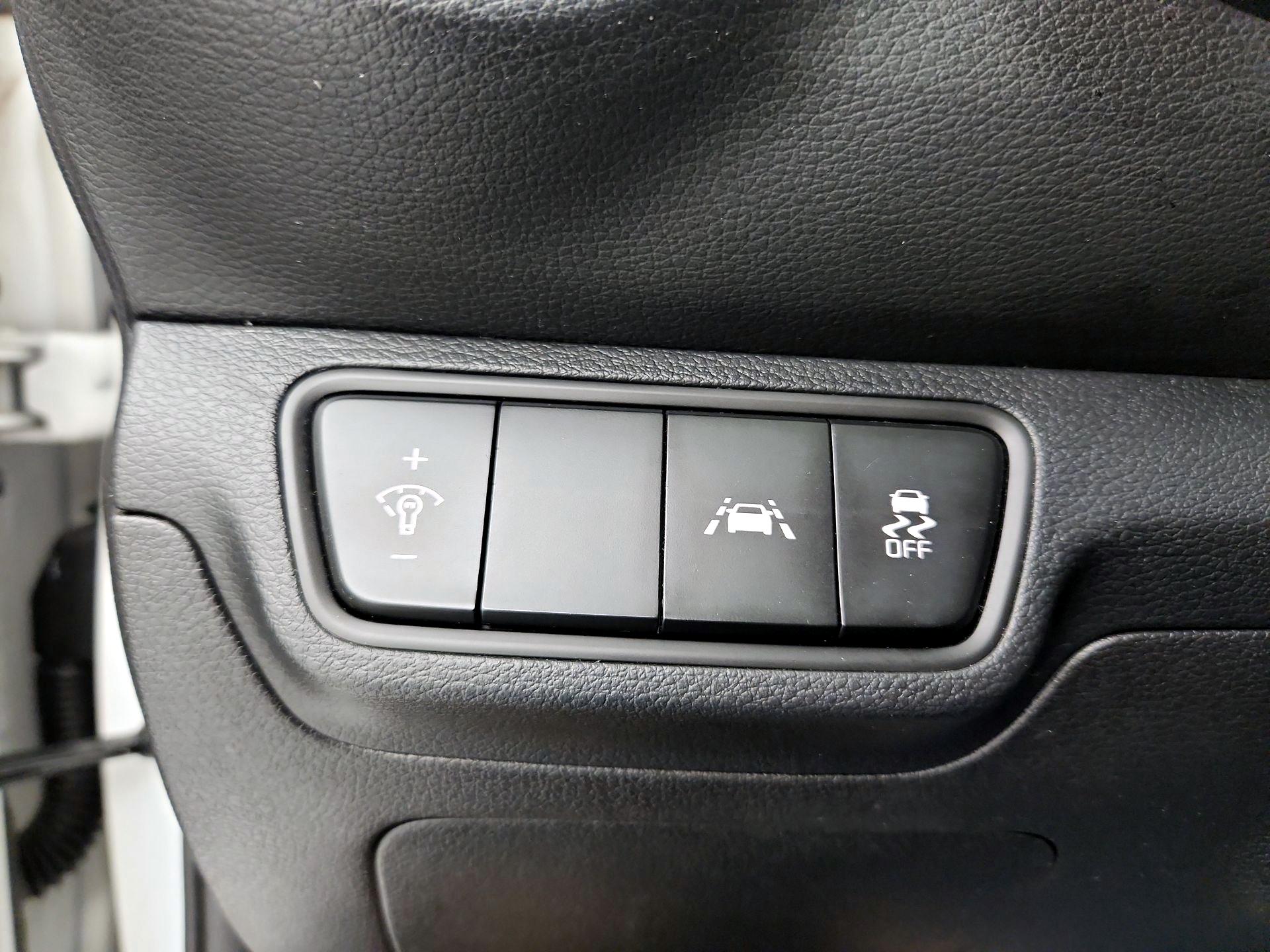 Thumbnail: 2020 Kia Forte - 13