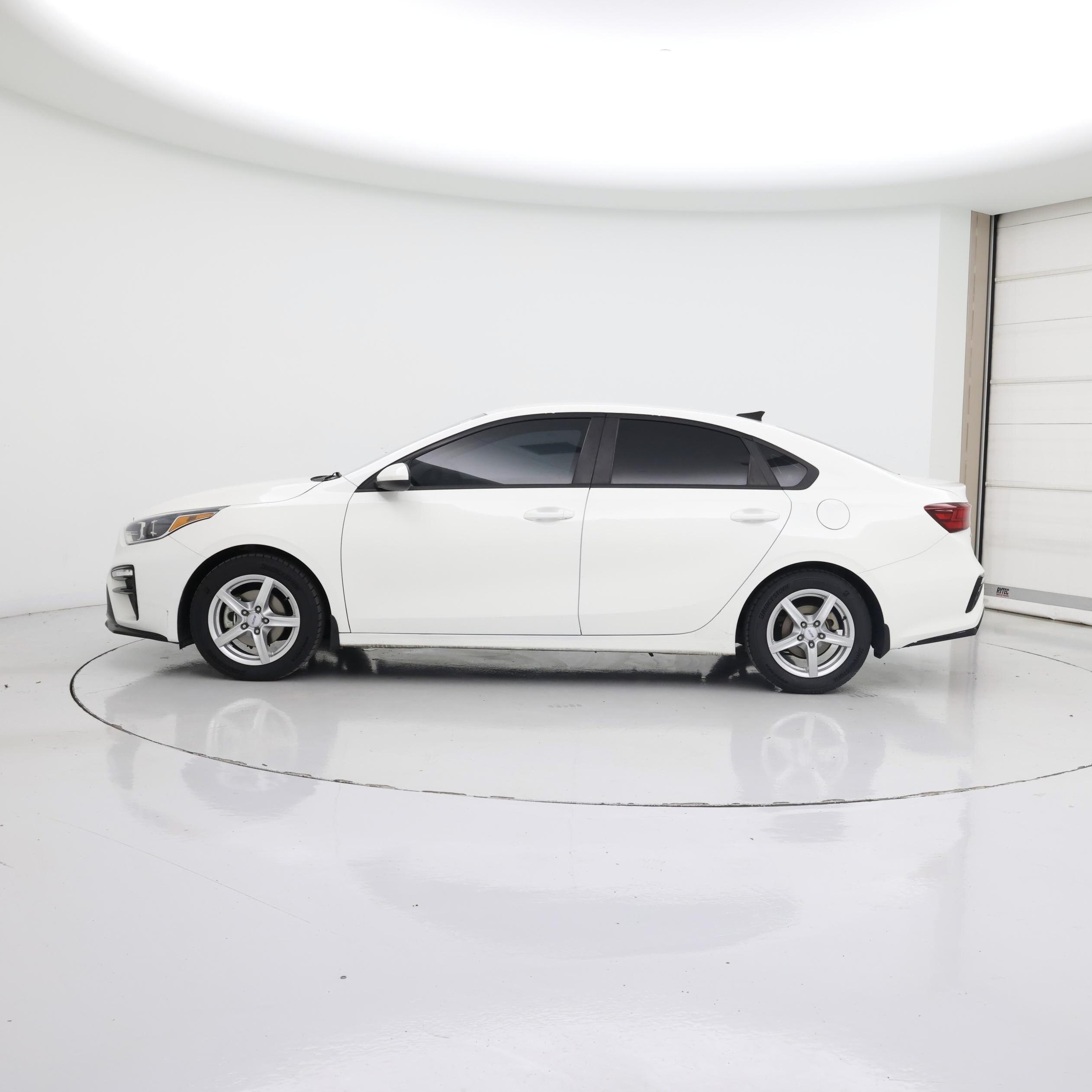 Thumbnail: 2020 Kia Forte - 3