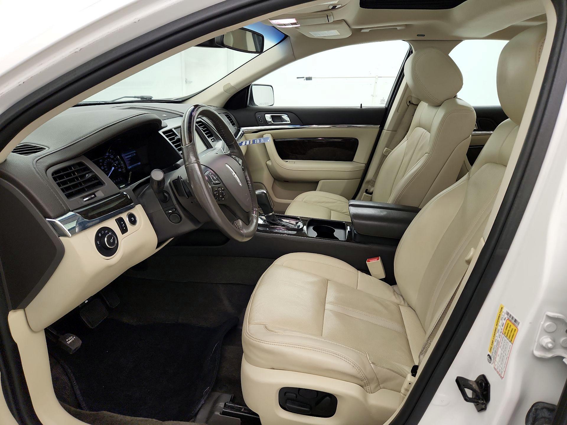 Thumbnail: 2014 Lincoln MKS - 11