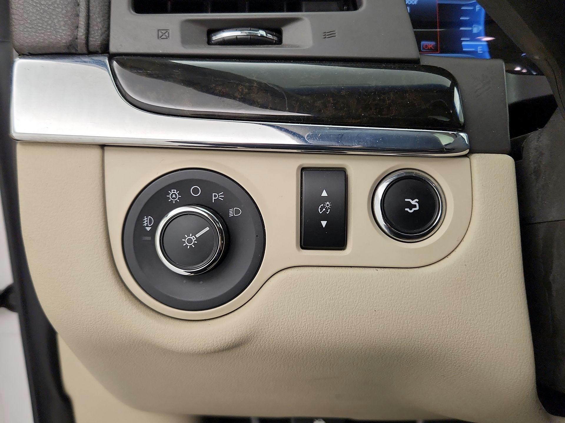 Thumbnail: 2014 Lincoln MKS - 13
