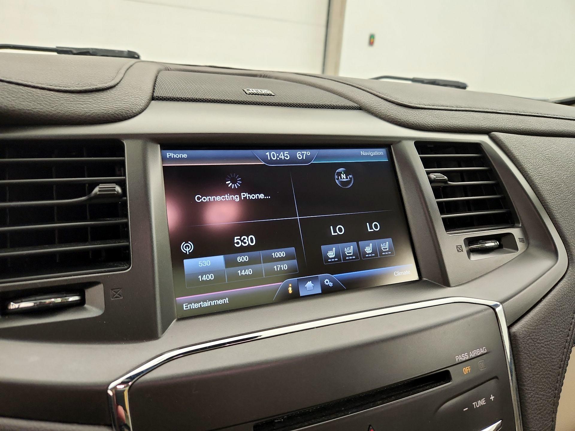 Thumbnail: 2014 Lincoln MKS - 15