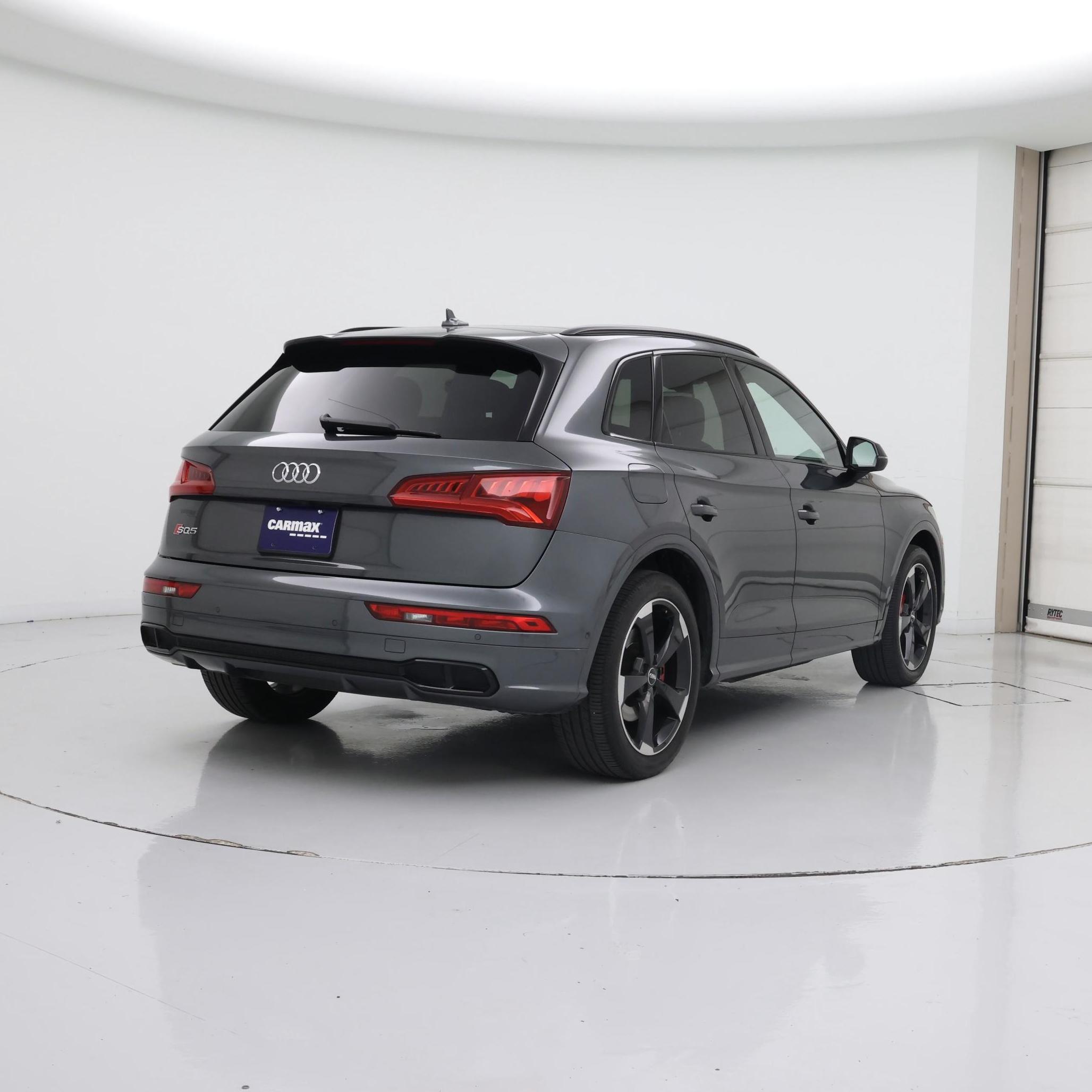 Thumbnail: 2020 Audi SQ5 - 8