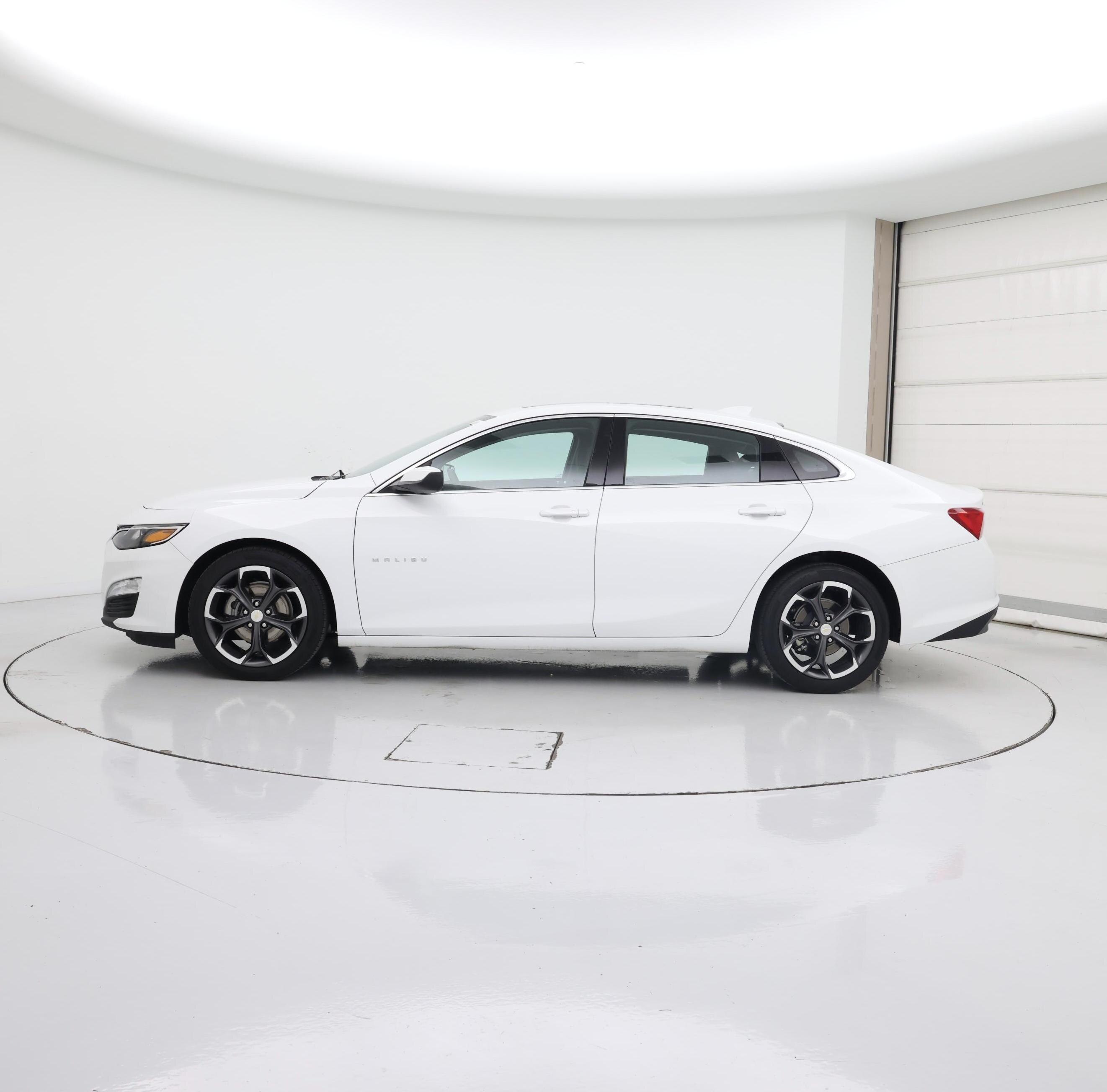 Thumbnail: 2023 Chevrolet Malibu - 3