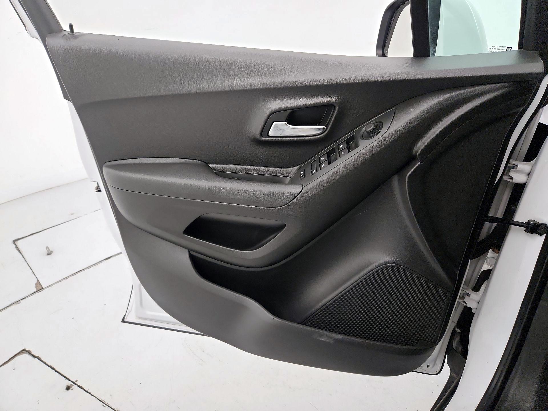 Thumbnail: 2019 Chevrolet Trax - 12