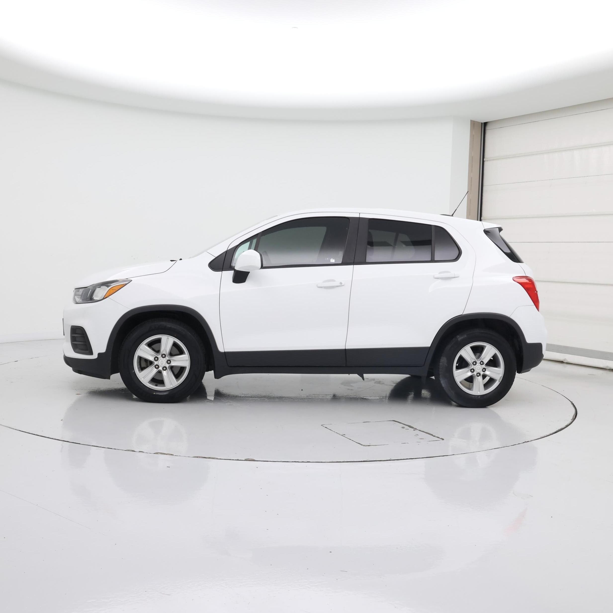 Thumbnail: 2019 Chevrolet Trax - 3
