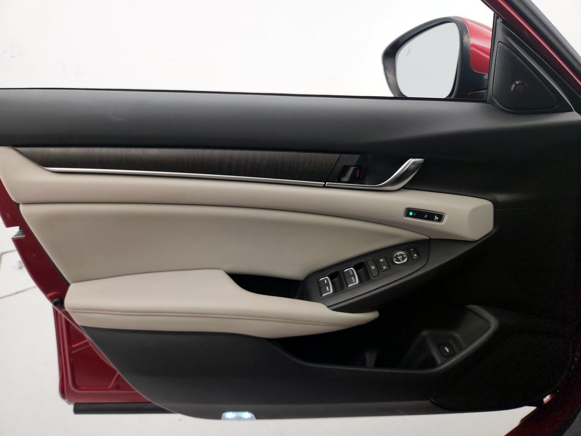 Thumbnail: 2018 Honda Accord - 12