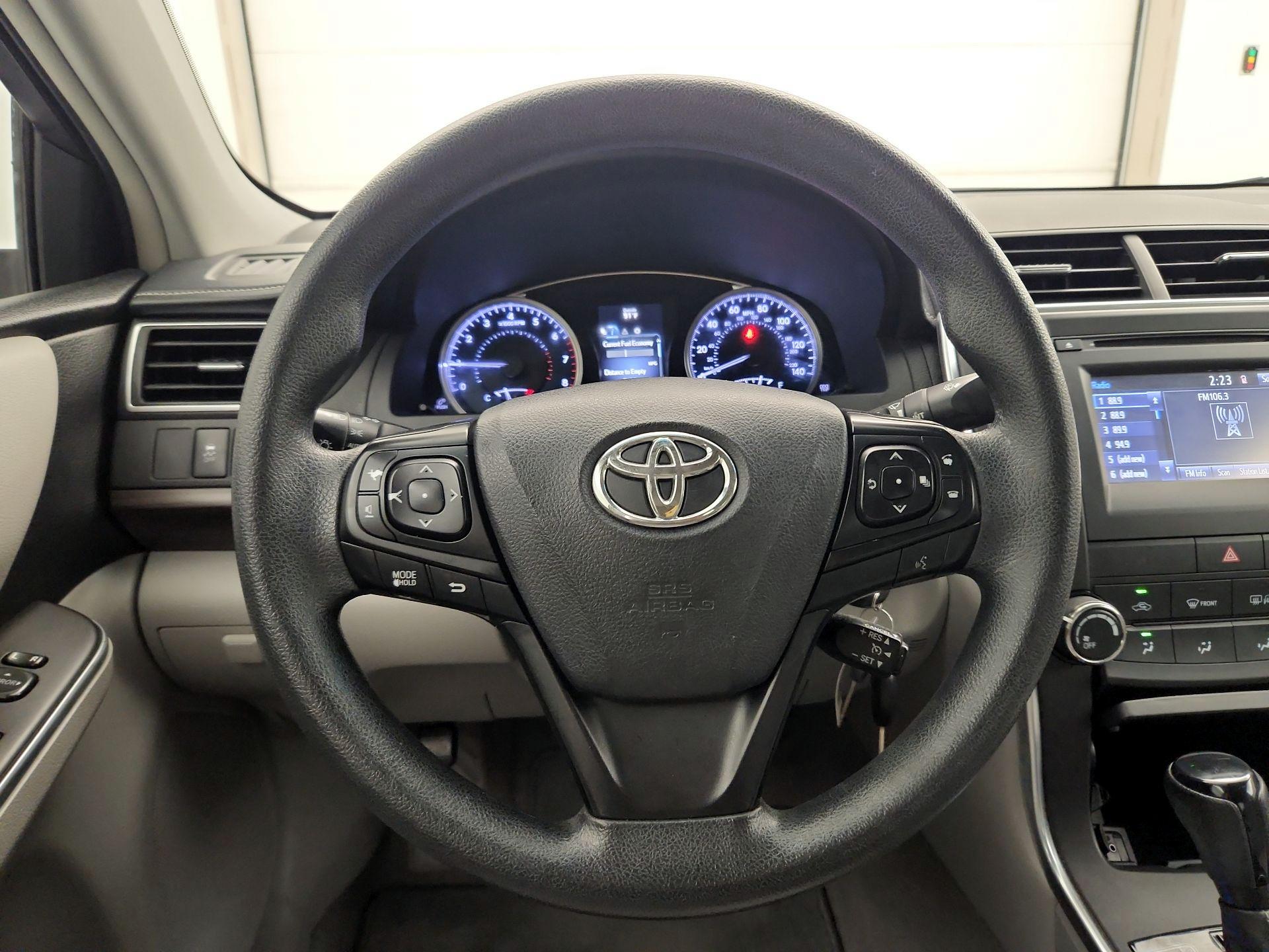 Thumbnail: 2017 Toyota Camry - 10