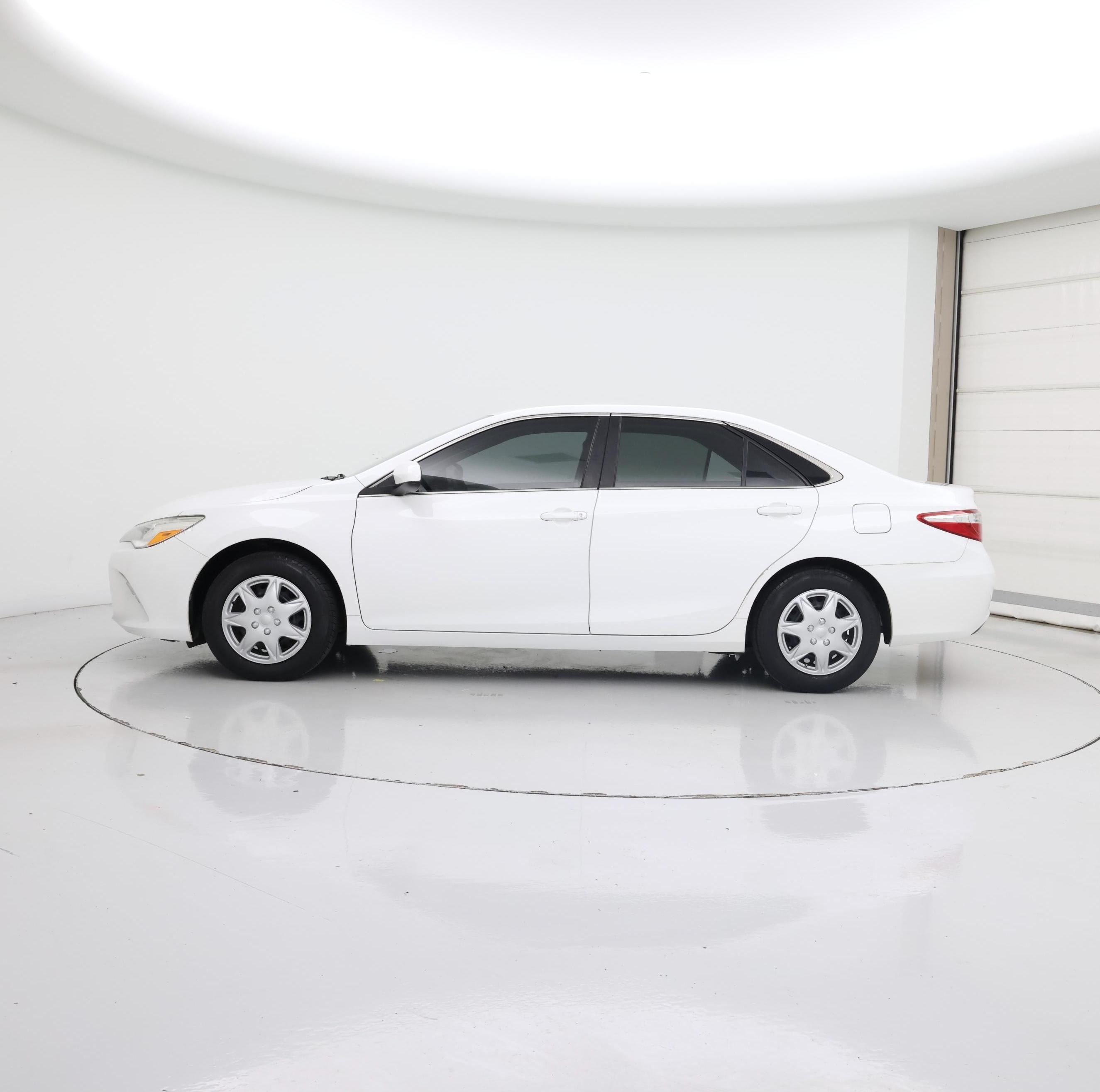 Thumbnail: 2017 Toyota Camry - 3
