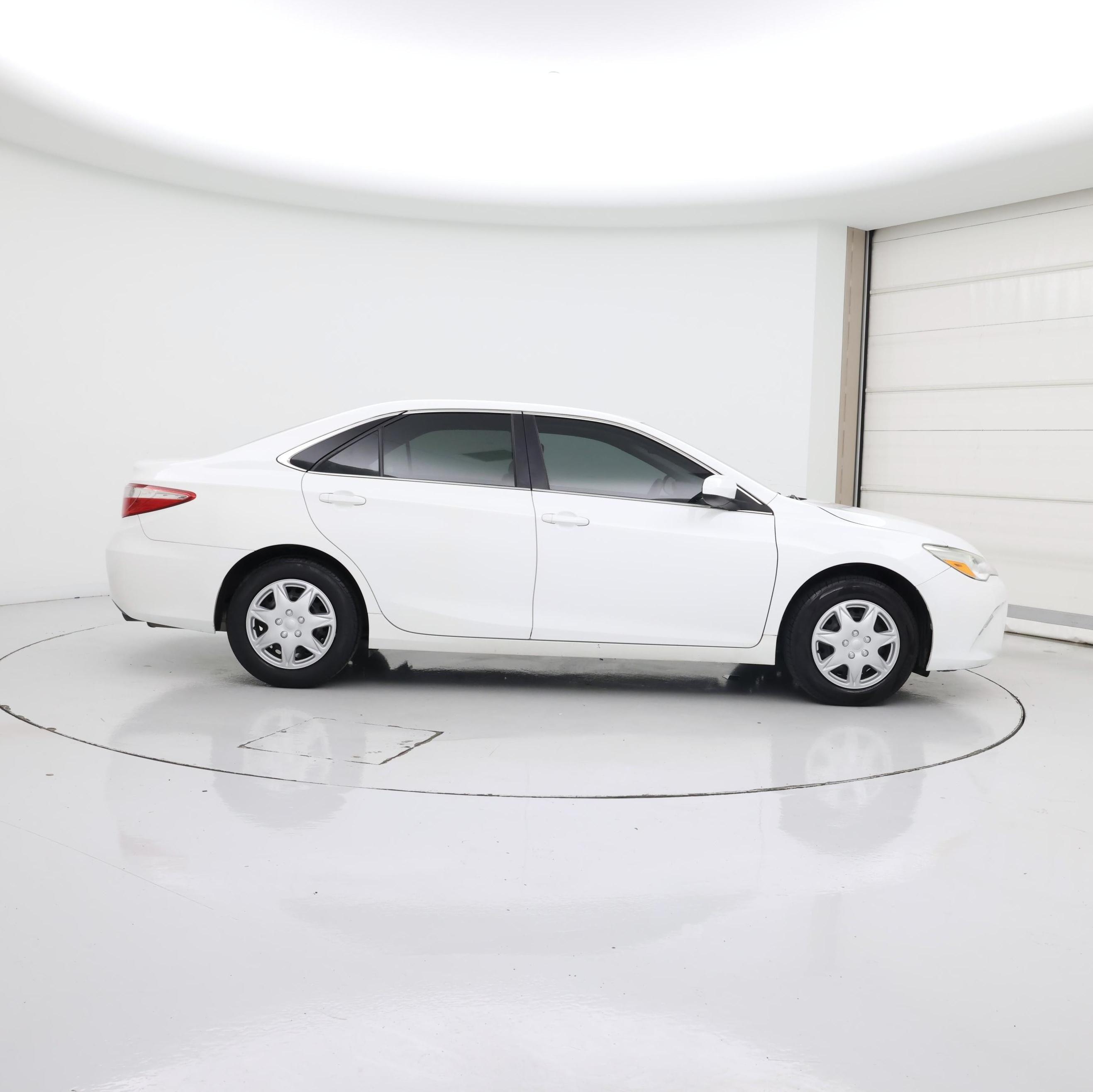 Thumbnail: 2017 Toyota Camry - 7