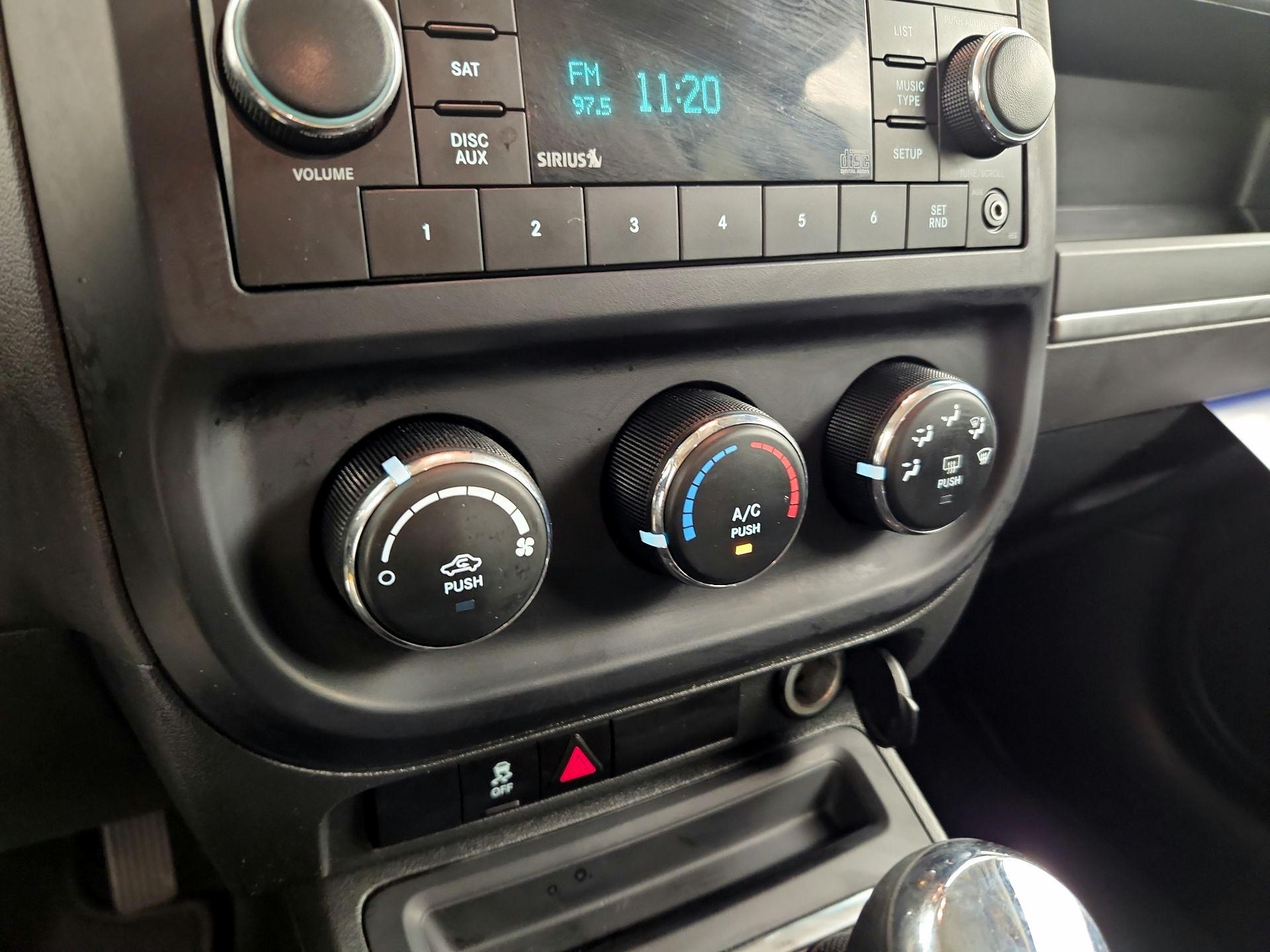 Thumbnail: 2016 Jeep Patriot - 14
