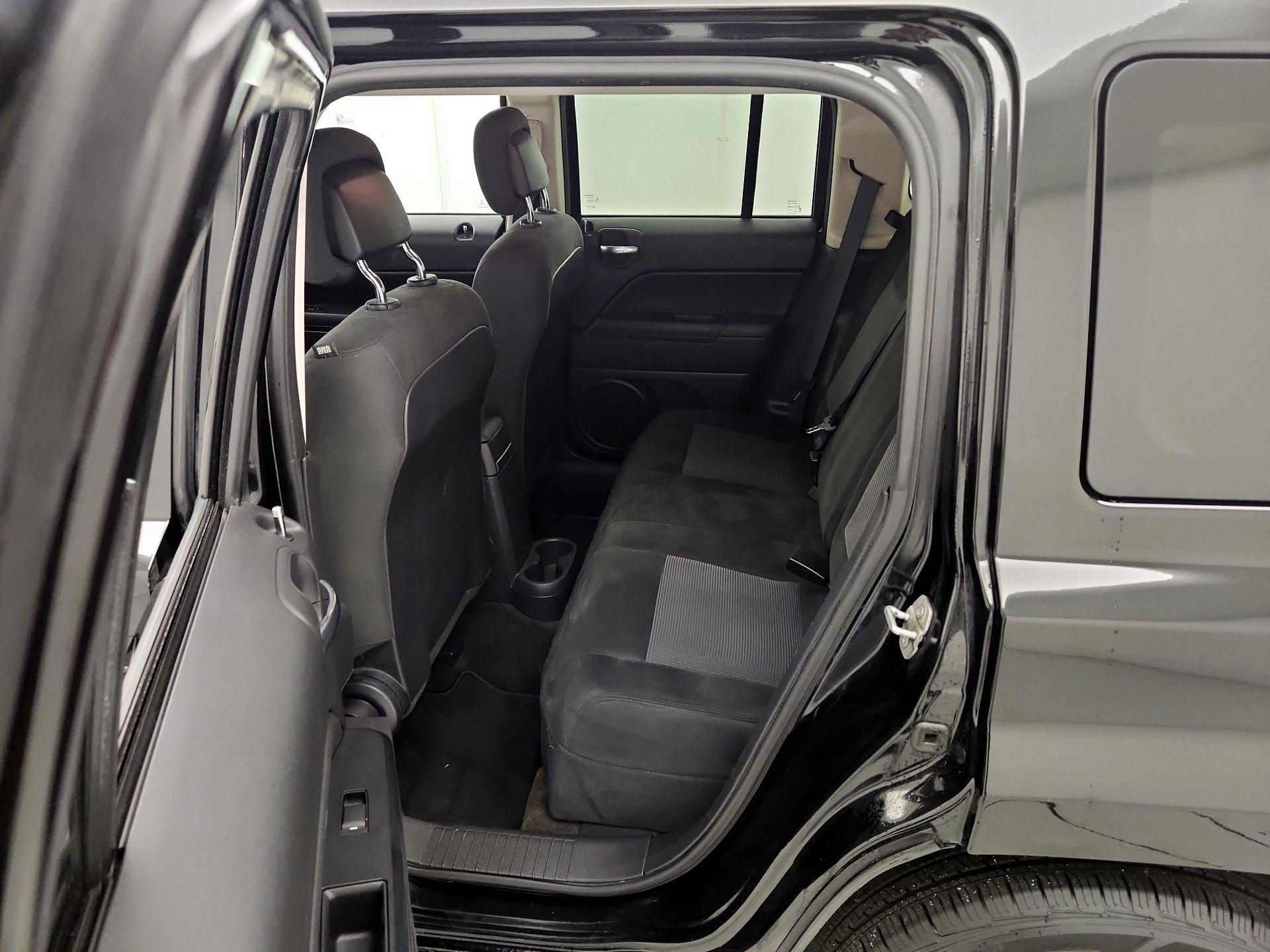 Thumbnail: 2016 Jeep Patriot - 16
