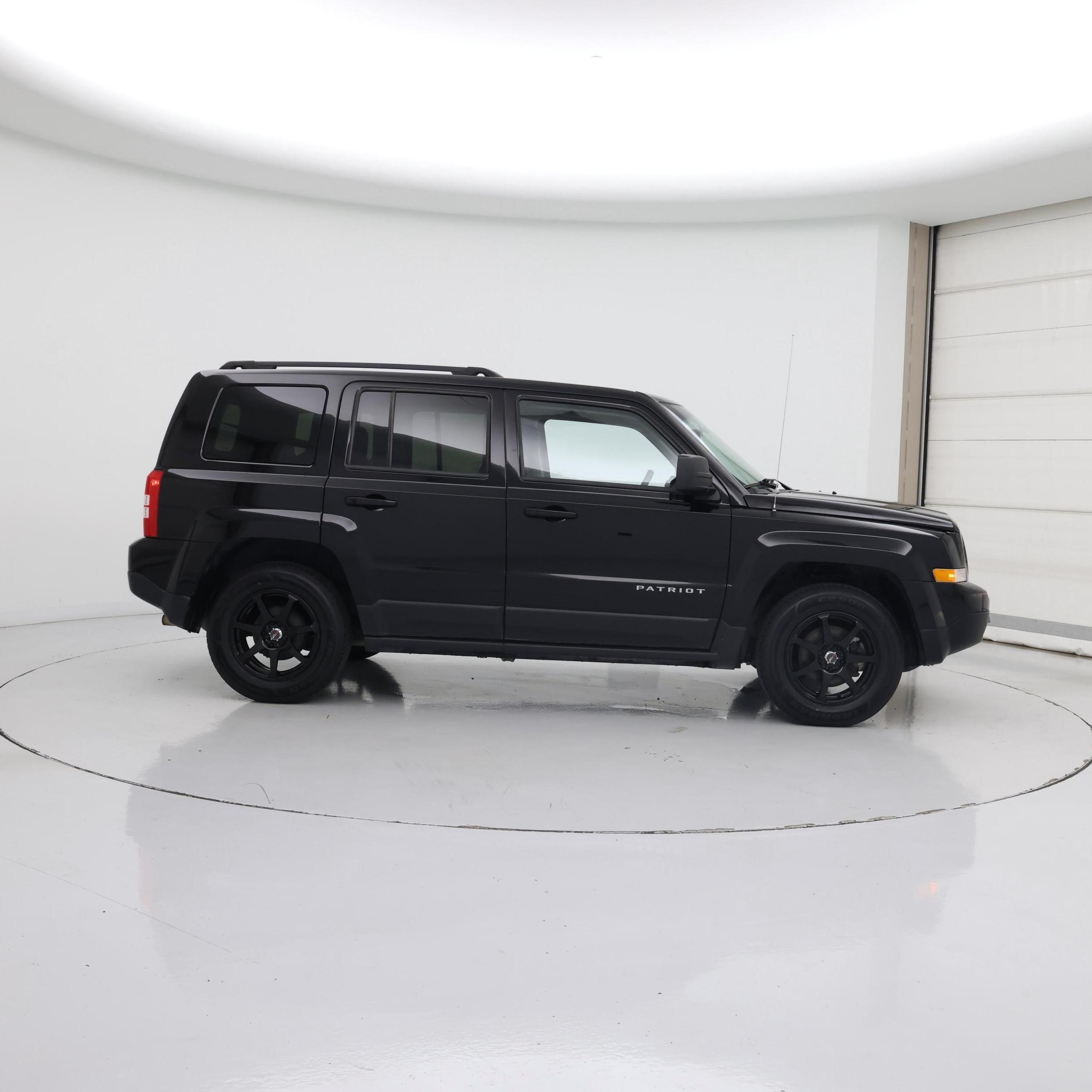 Thumbnail: 2016 Jeep Patriot - 7