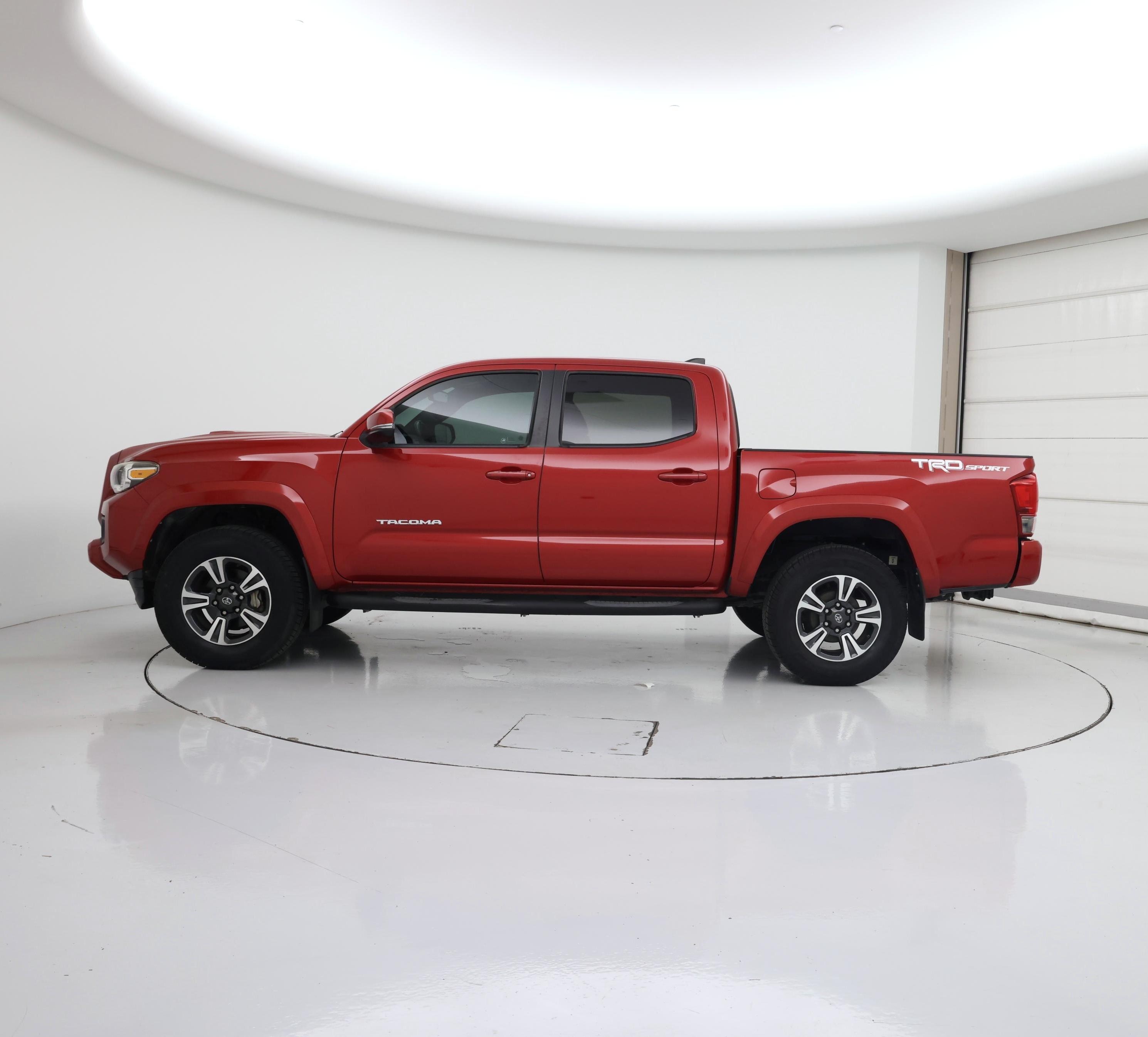 Thumbnail: 2017 Toyota Tacoma - 3