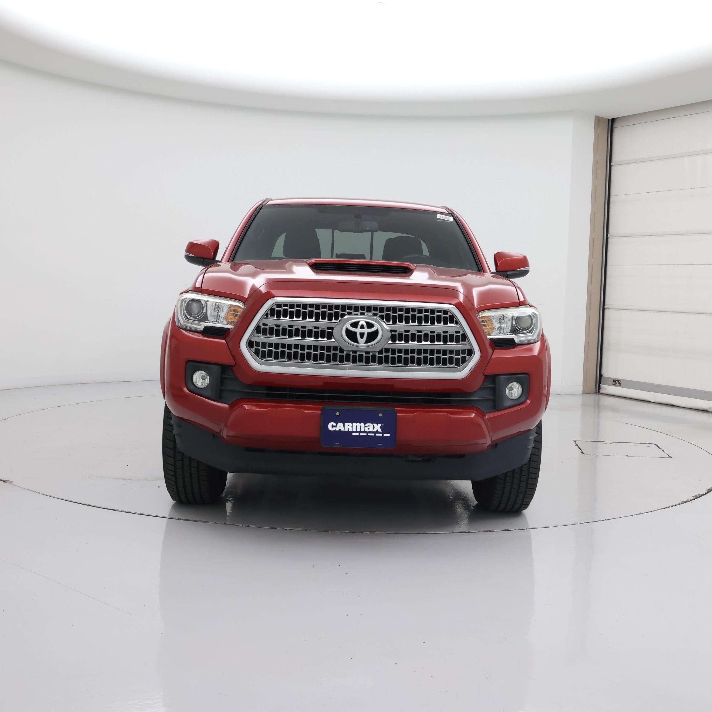Thumbnail: 2017 Toyota Tacoma - 5