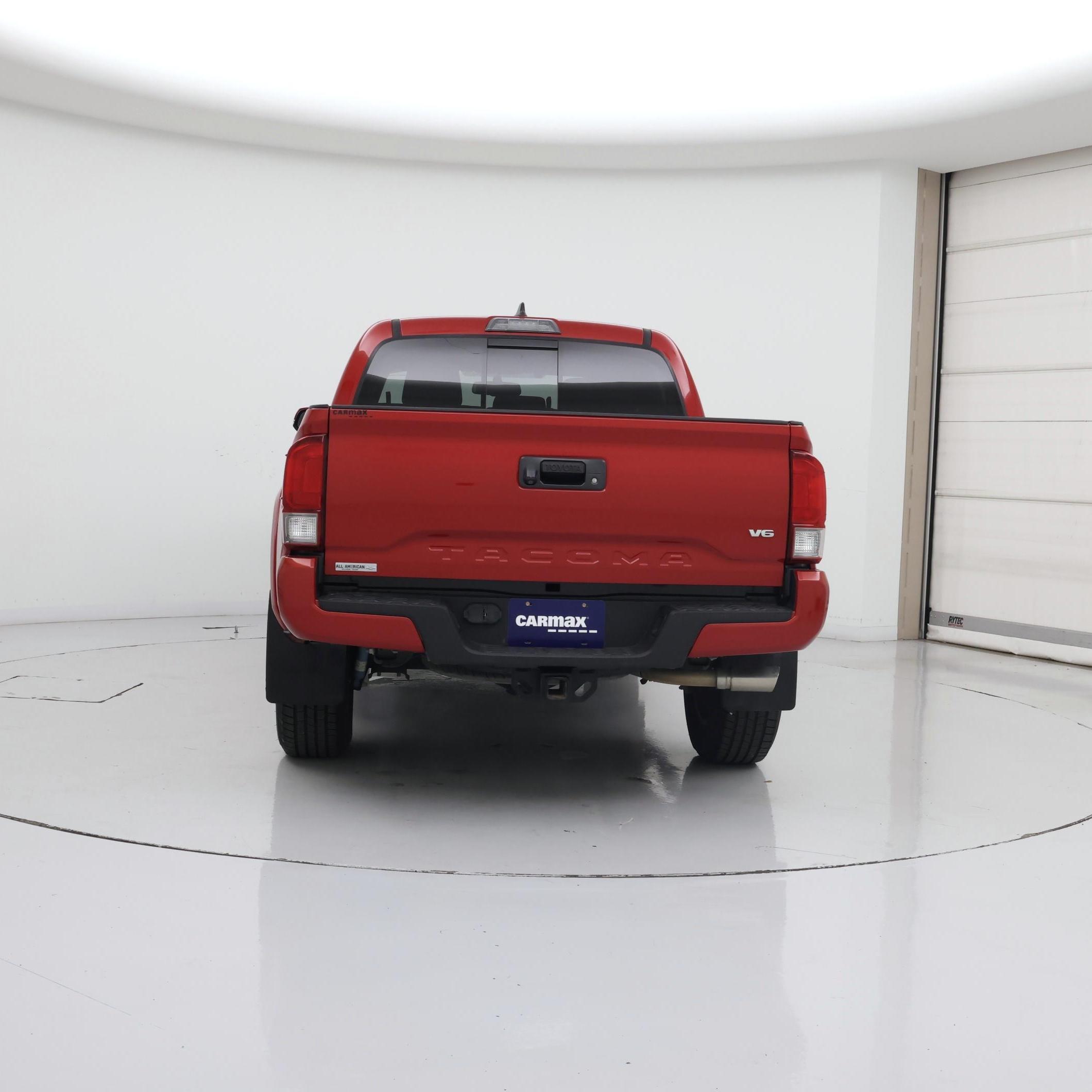 Thumbnail: 2017 Toyota Tacoma - 6