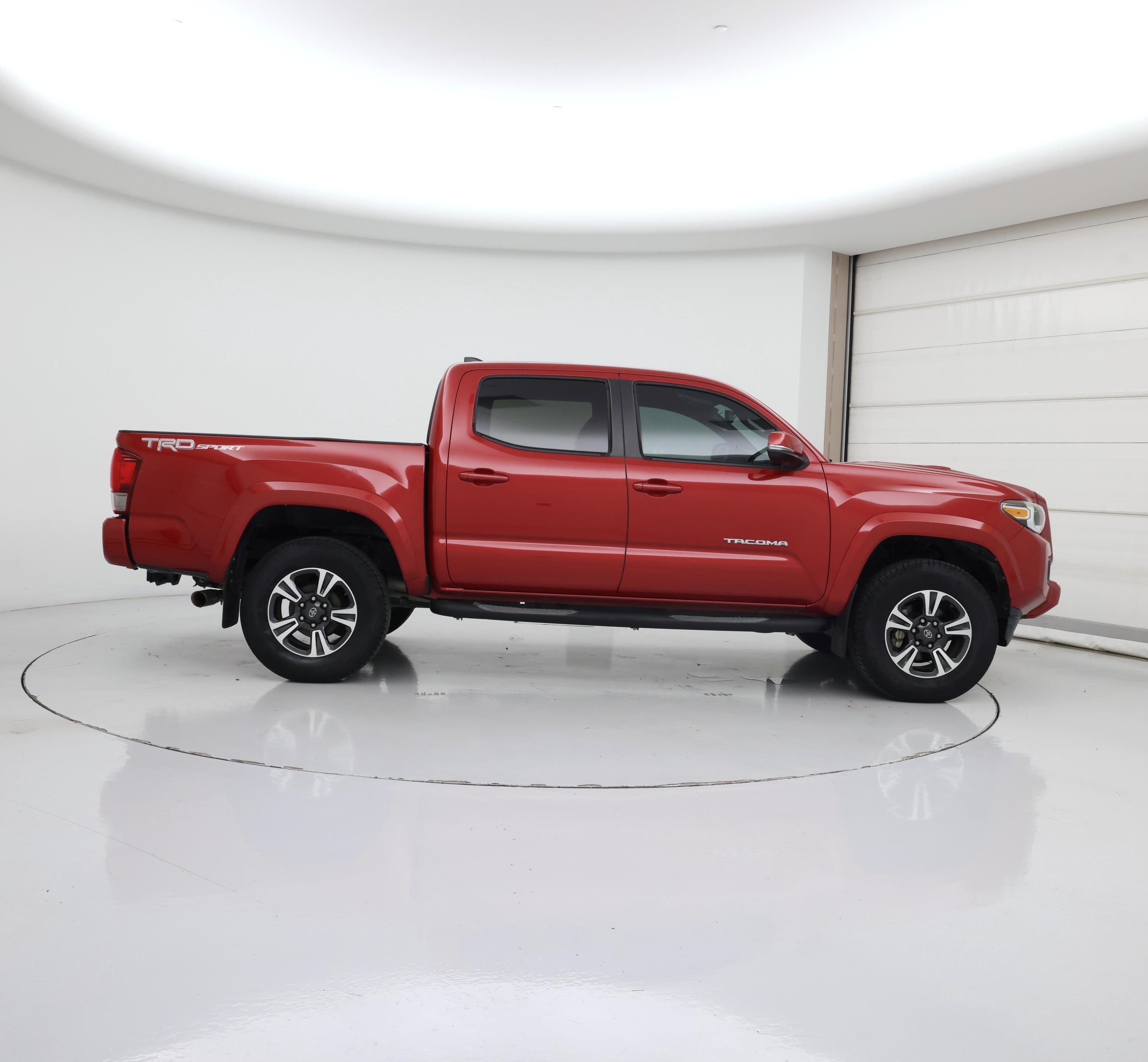 Thumbnail: 2017 Toyota Tacoma - 7