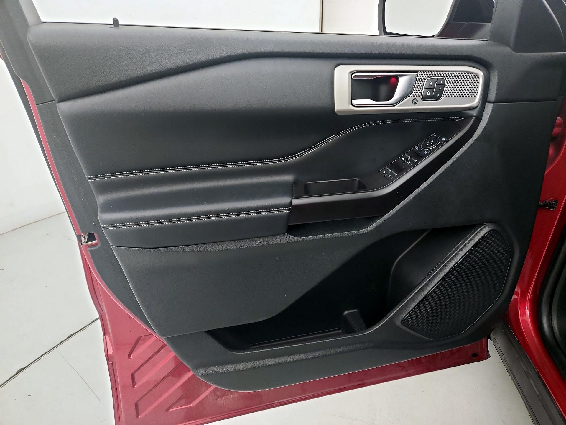 Thumbnail: 2020 Ford Explorer - 12