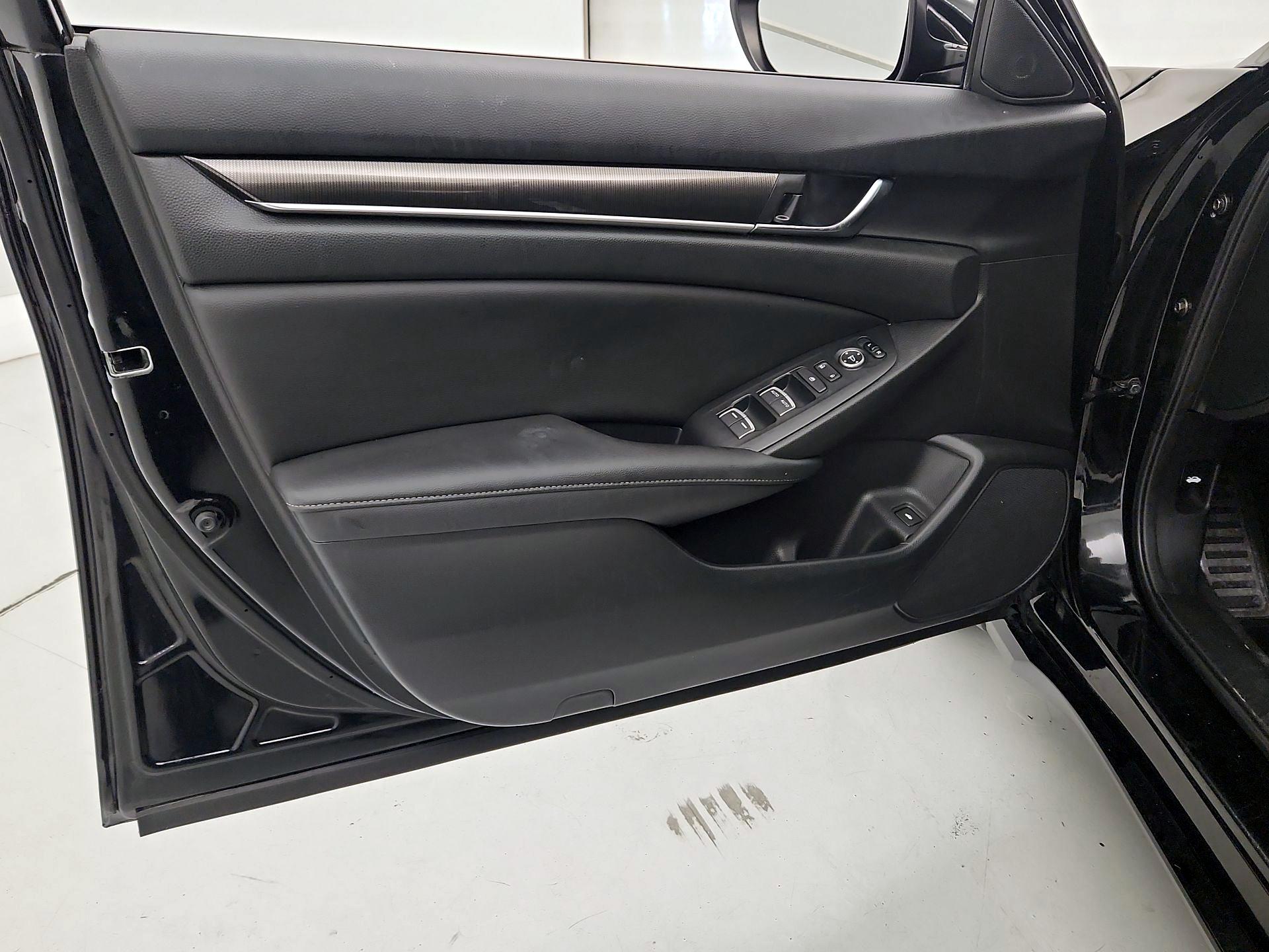 Thumbnail: 2020 Honda Accord - 12