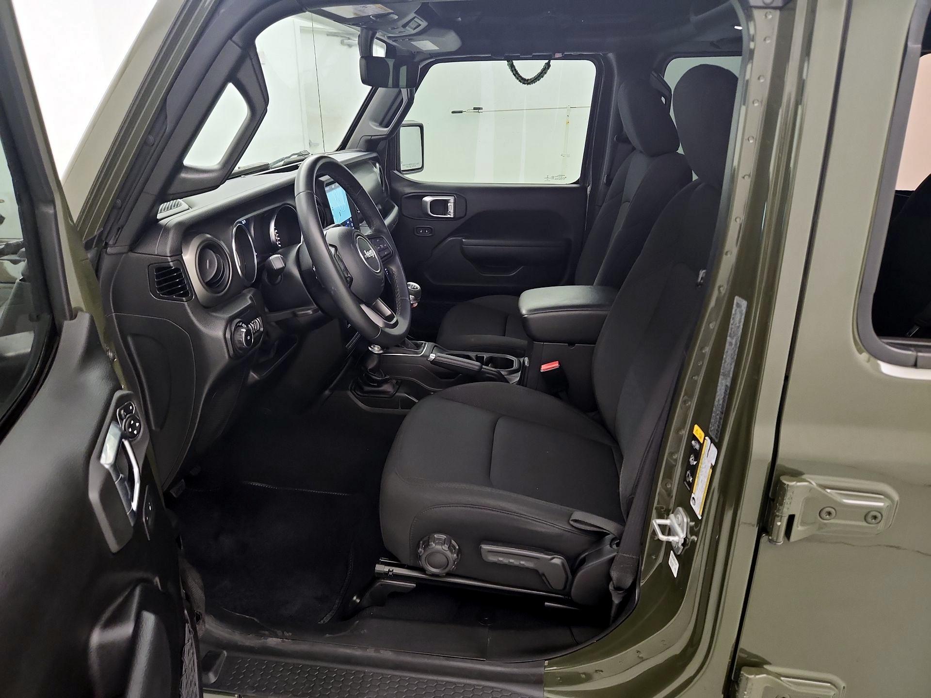 Thumbnail: 2022 Jeep Wrangler - 11