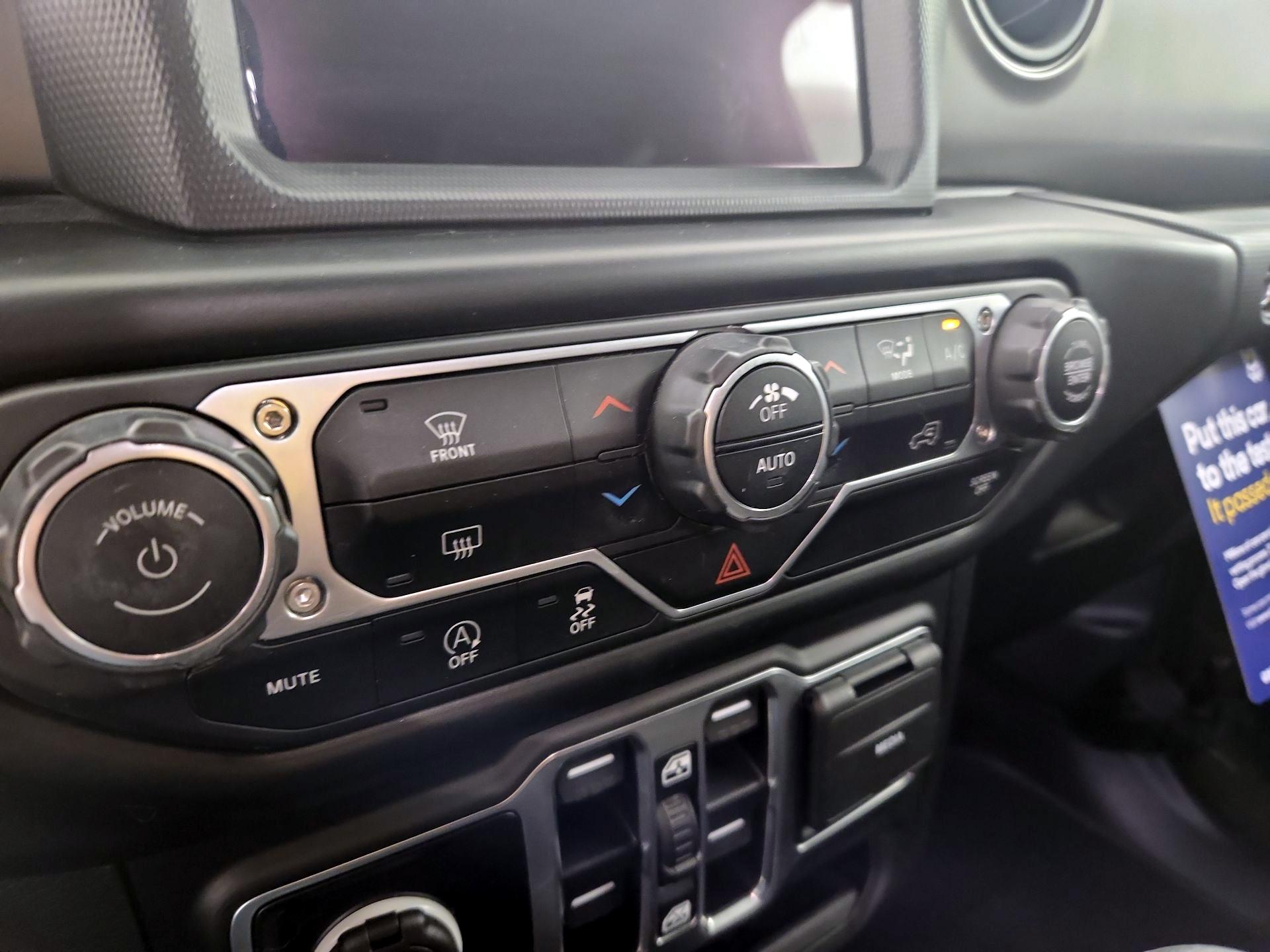 Thumbnail: 2022 Jeep Wrangler - 17