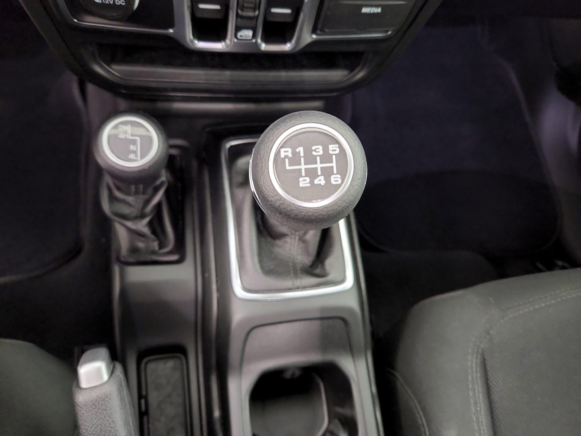 Thumbnail: 2022 Jeep Wrangler - 18