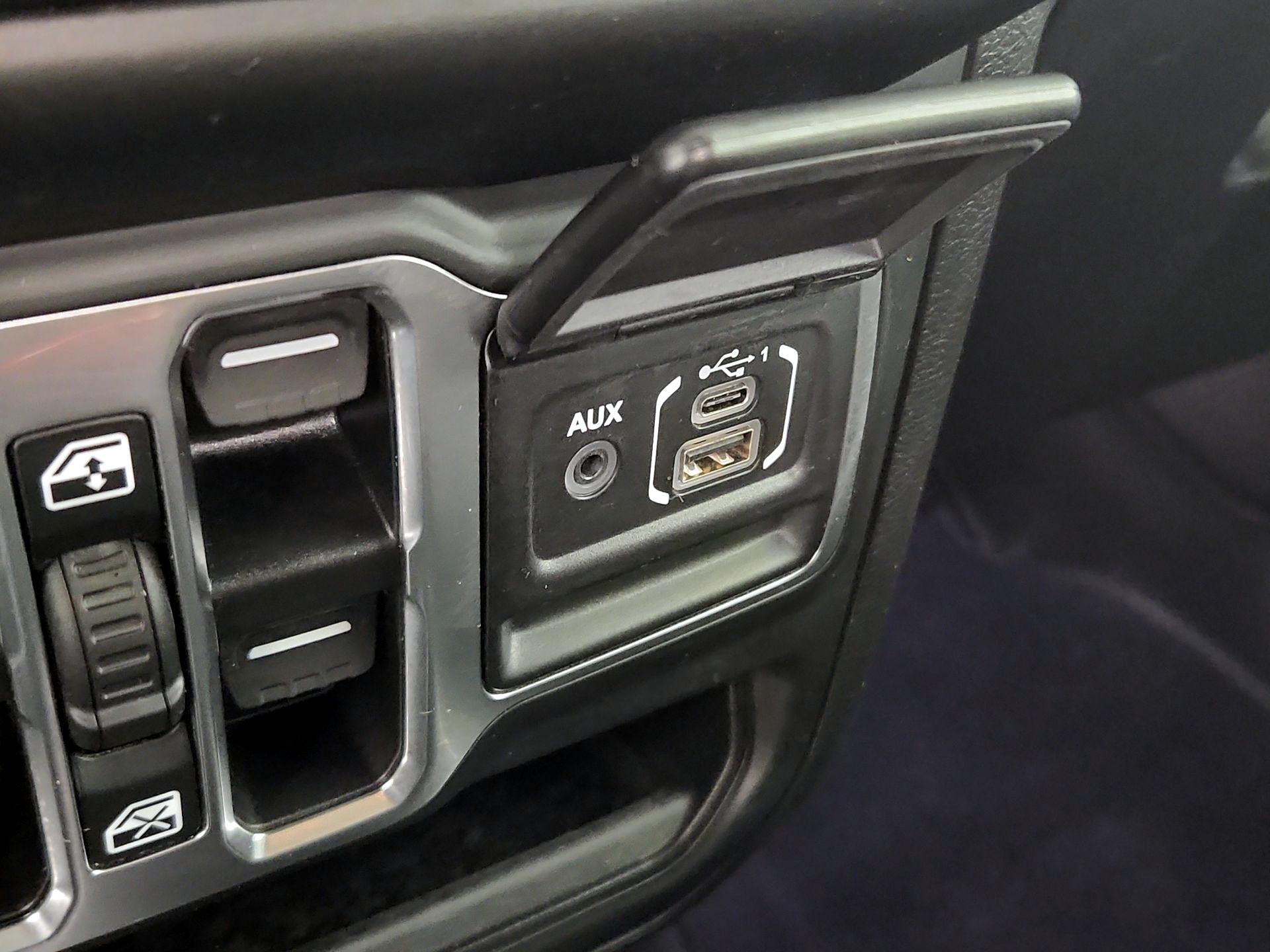Thumbnail: 2022 Jeep Wrangler - 19
