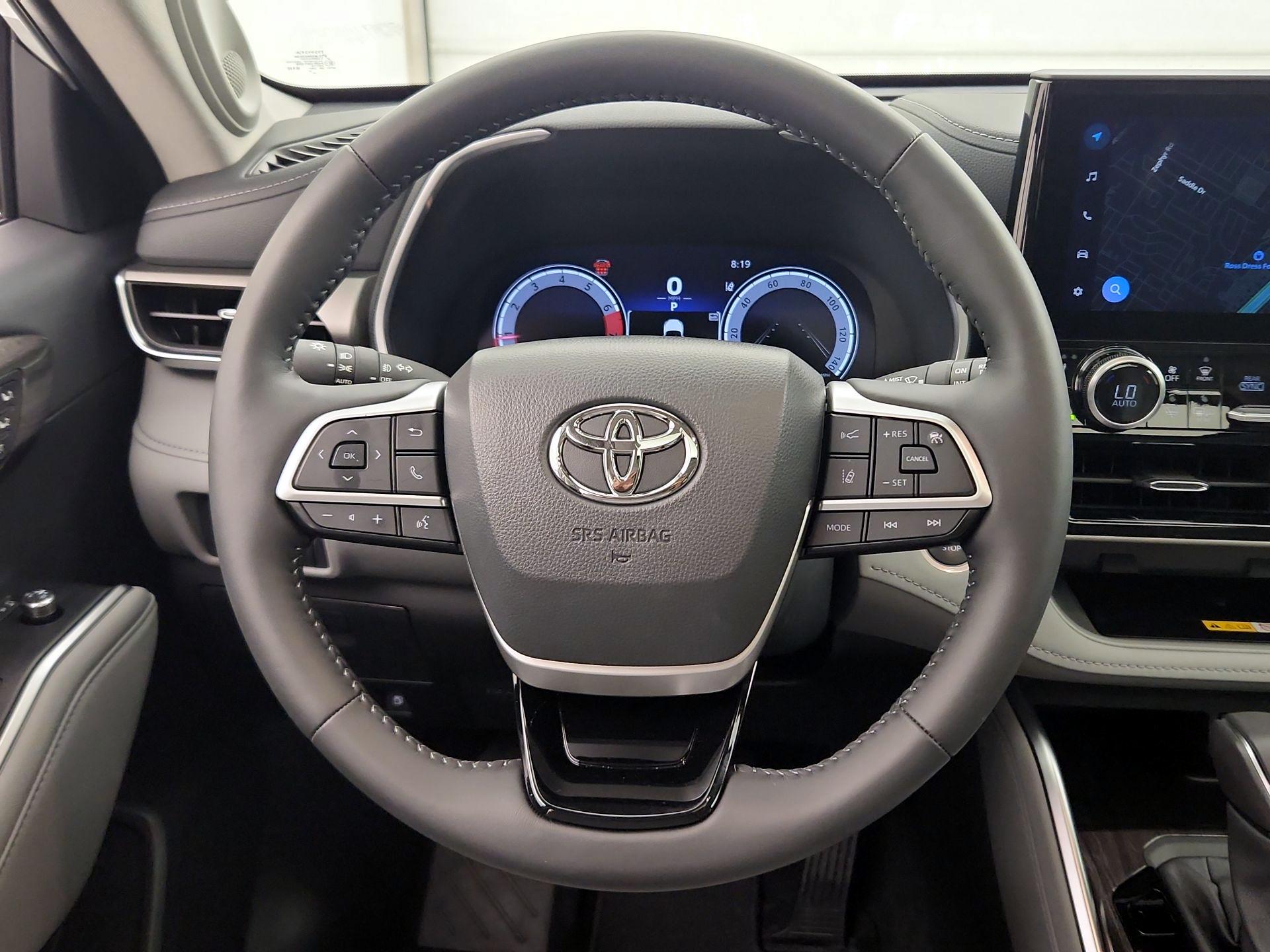 Thumbnail: 2024 Toyota Highlander - 10