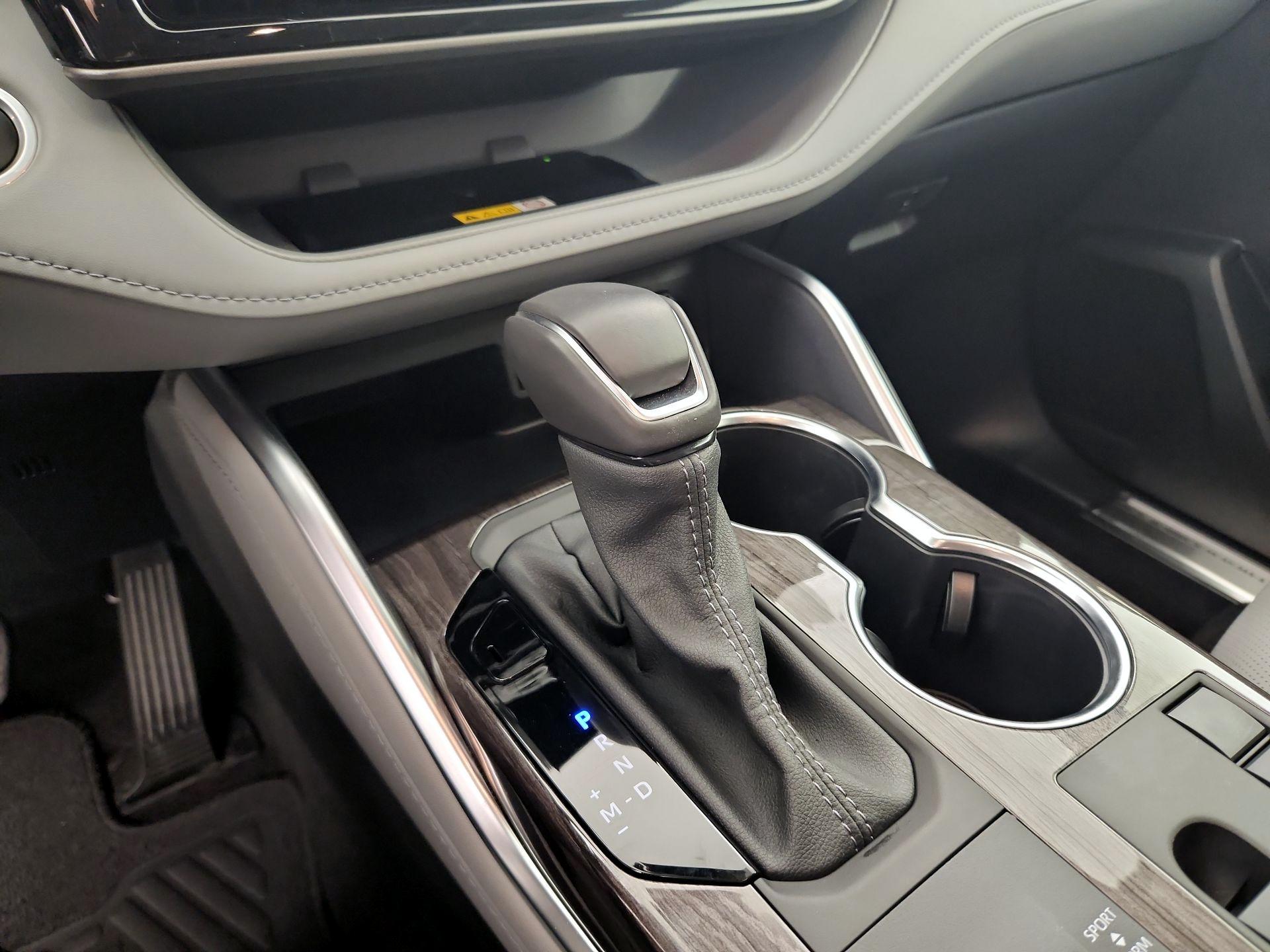 Thumbnail: 2024 Toyota Highlander - 18