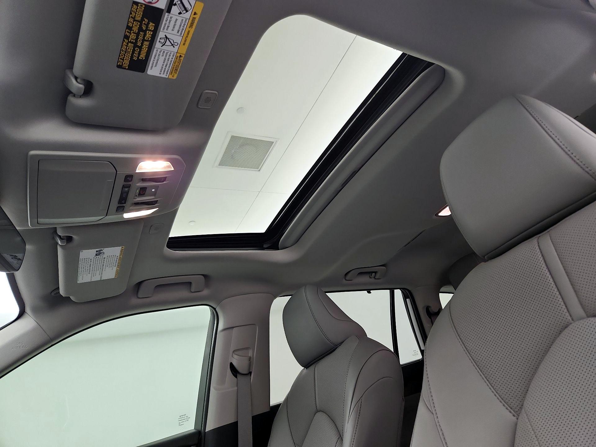 Thumbnail: 2024 Toyota Highlander - 20