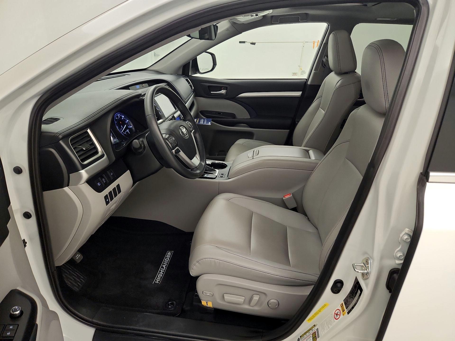 Thumbnail: 2019 Toyota Highlander - 11