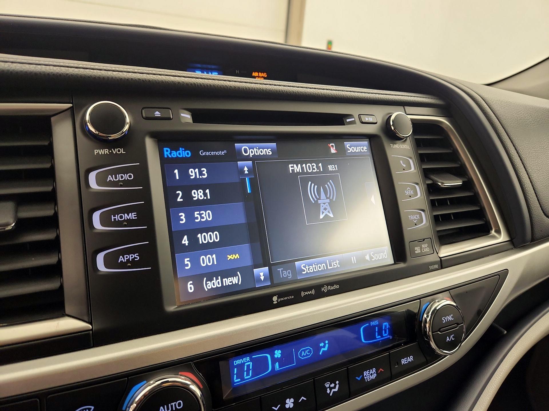 Thumbnail: 2019 Toyota Highlander - 16