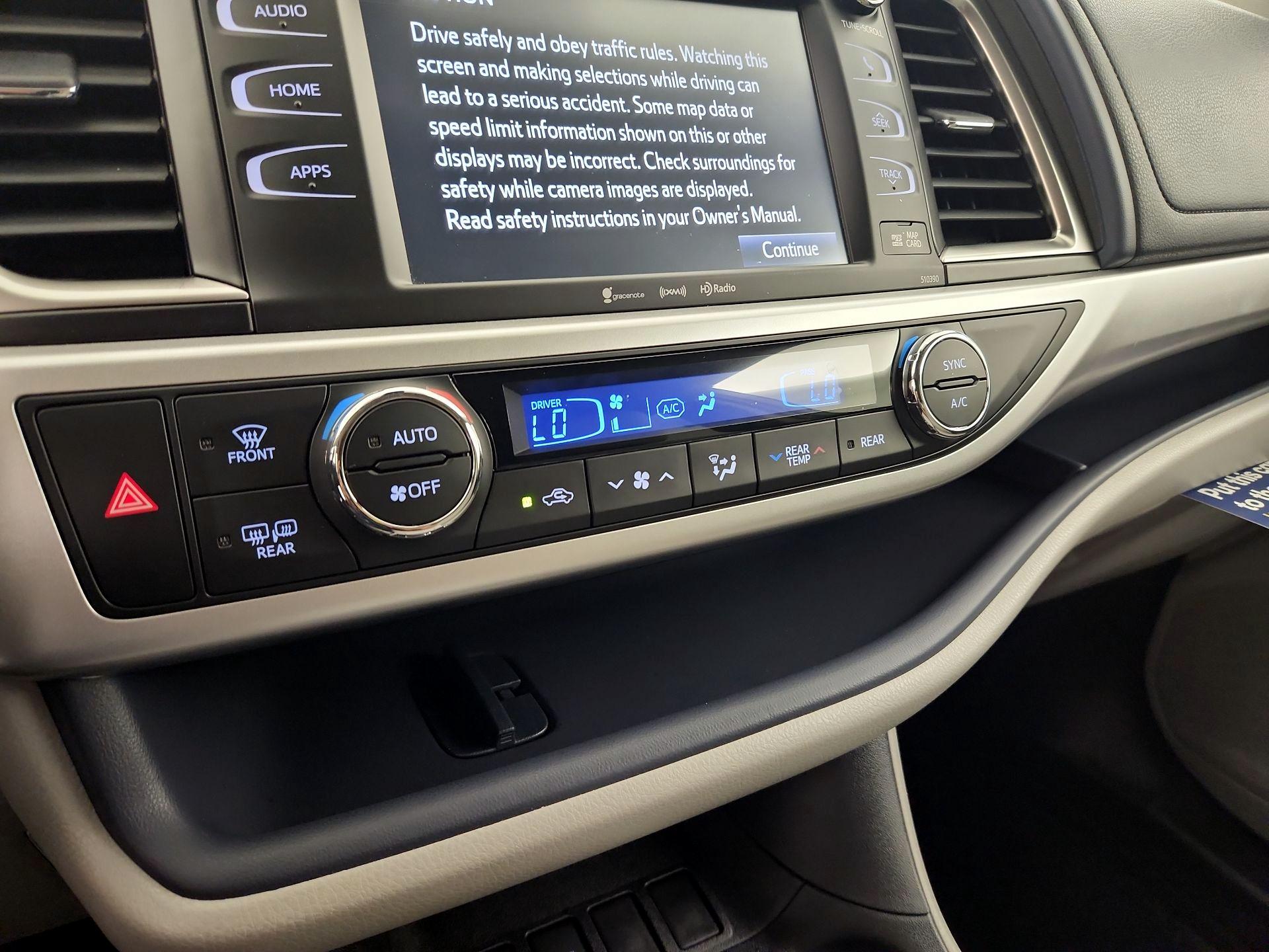 Thumbnail: 2019 Toyota Highlander - 17