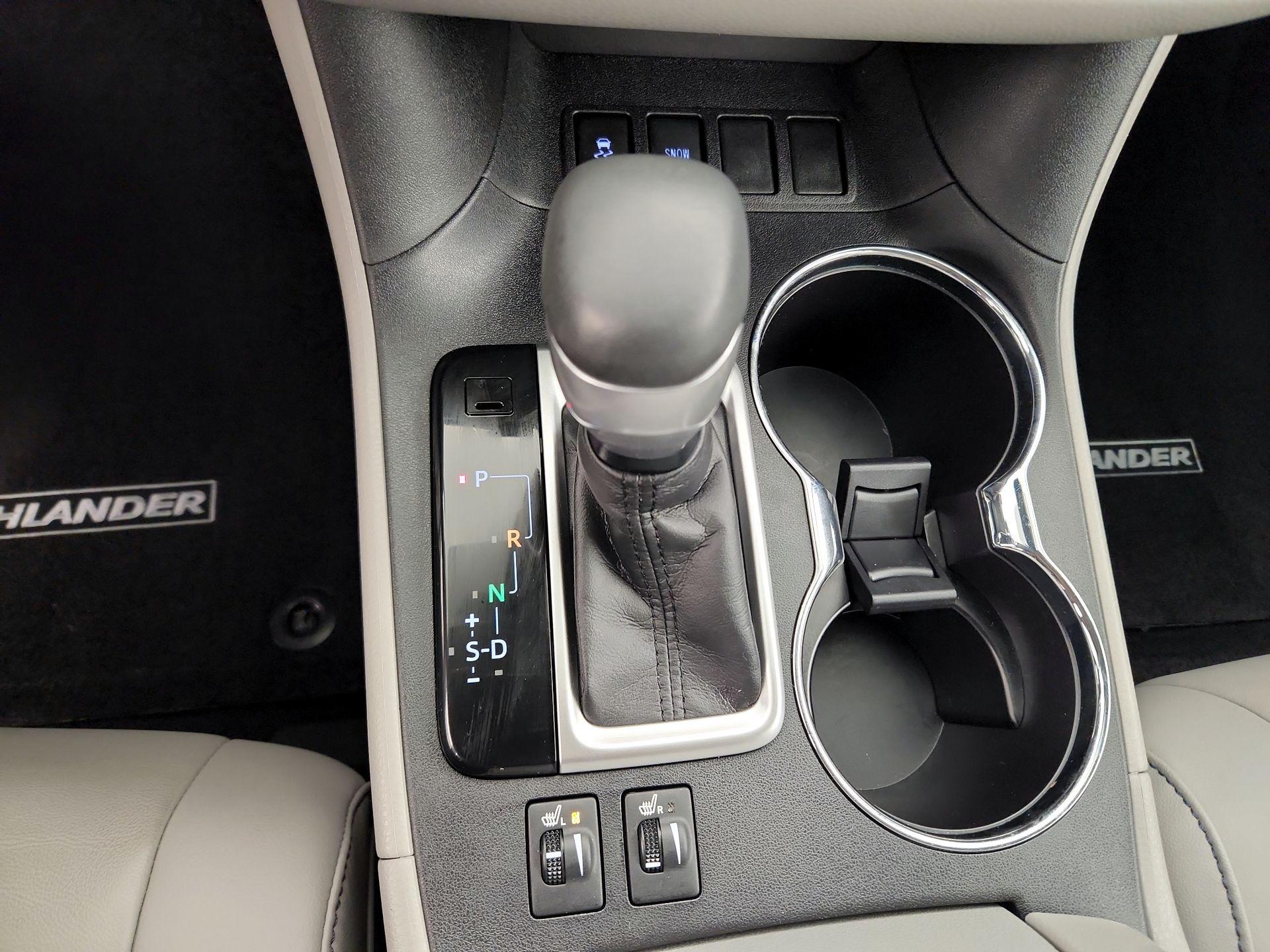 Thumbnail: 2019 Toyota Highlander - 18