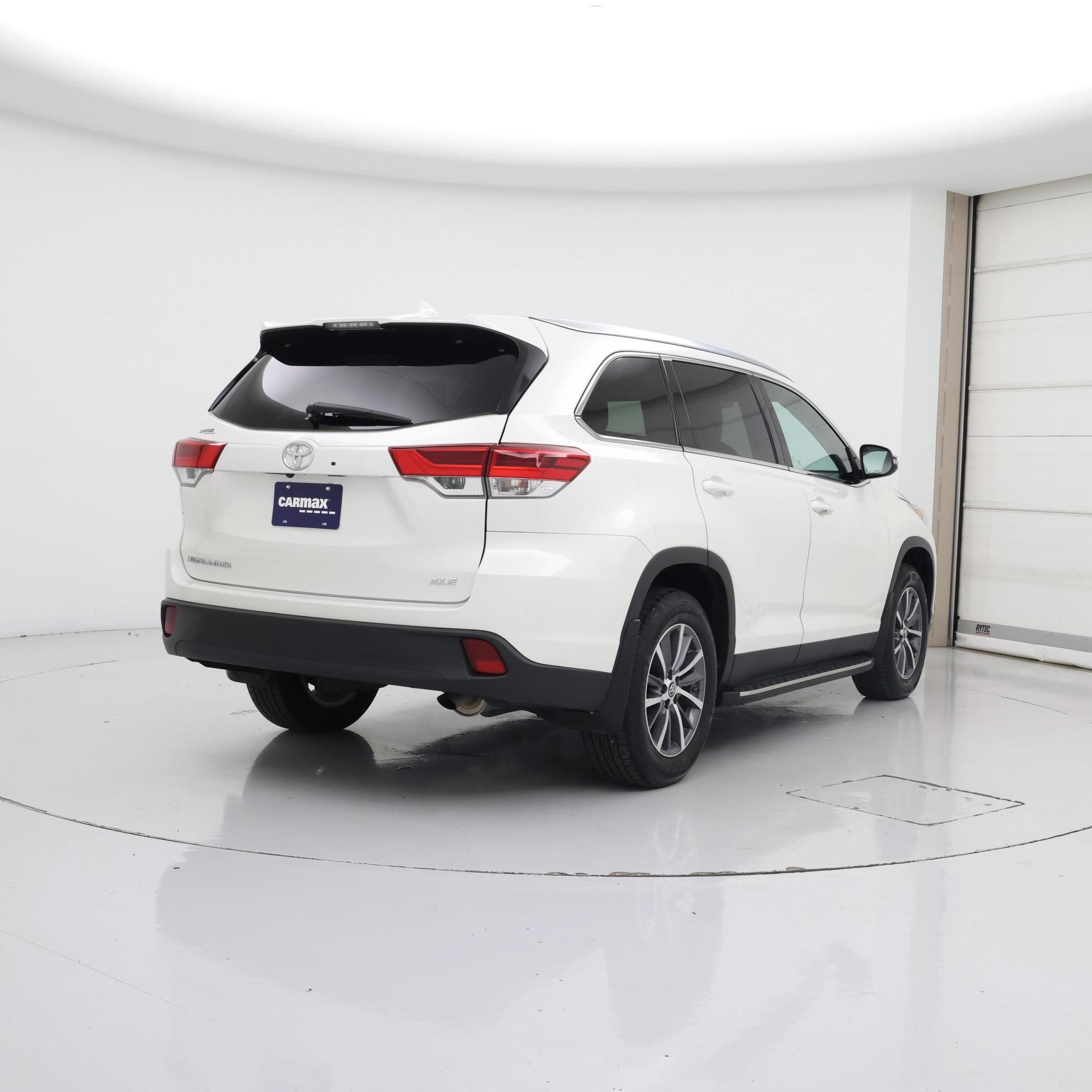 Thumbnail: 2019 Toyota Highlander - 8