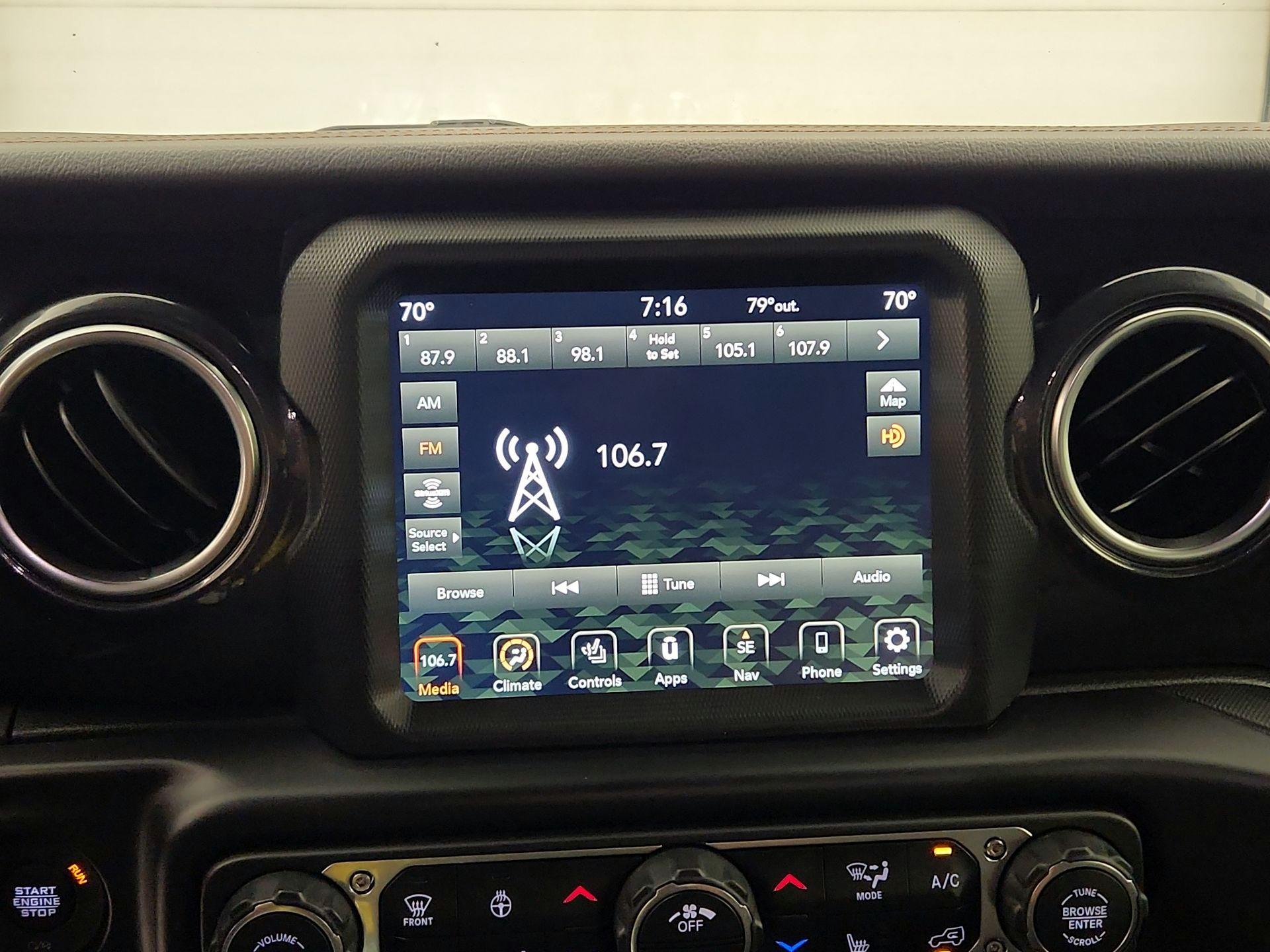 Thumbnail: 2022 Jeep Wrangler - 16
