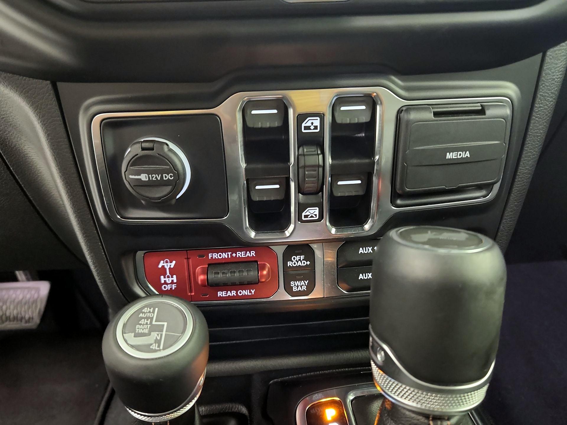 Thumbnail: 2022 Jeep Wrangler - 19
