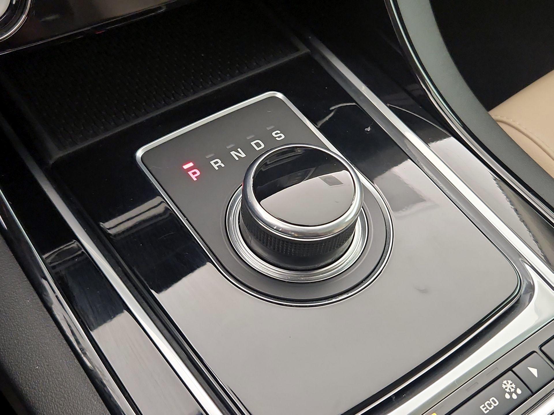 Thumbnail: 2017 Jaguar XE - 18