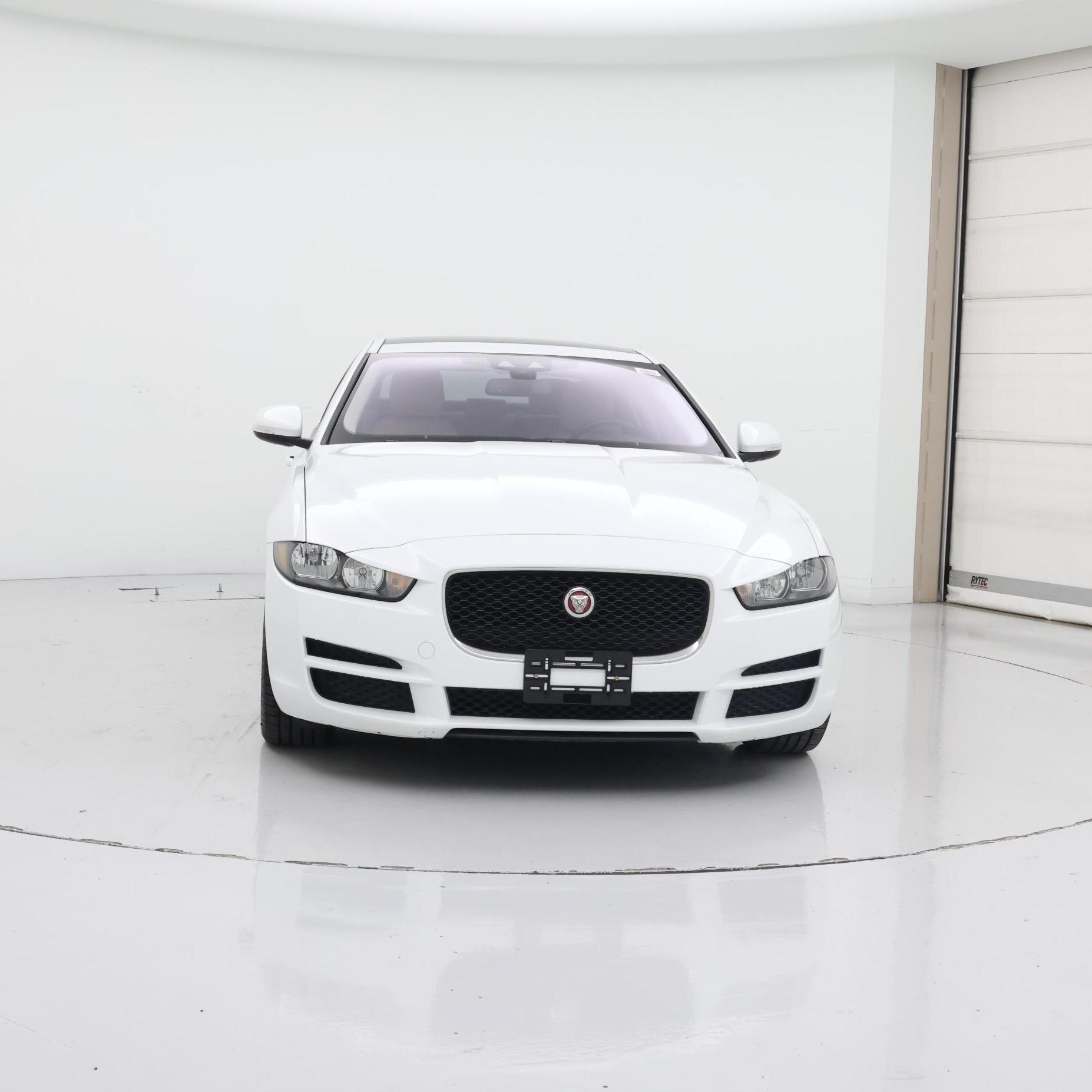 Thumbnail: 2017 Jaguar XE - 5