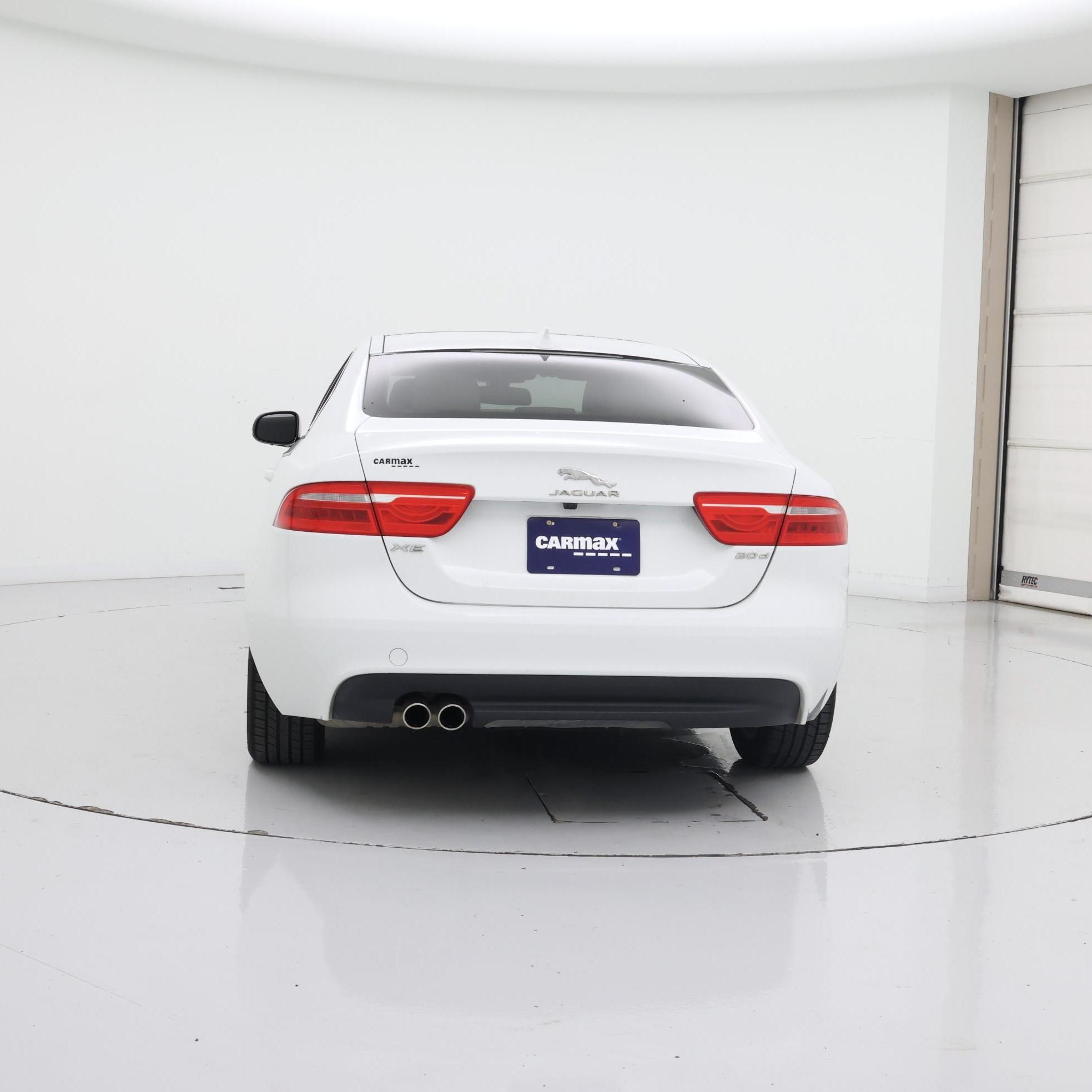 Thumbnail: 2017 Jaguar XE - 6