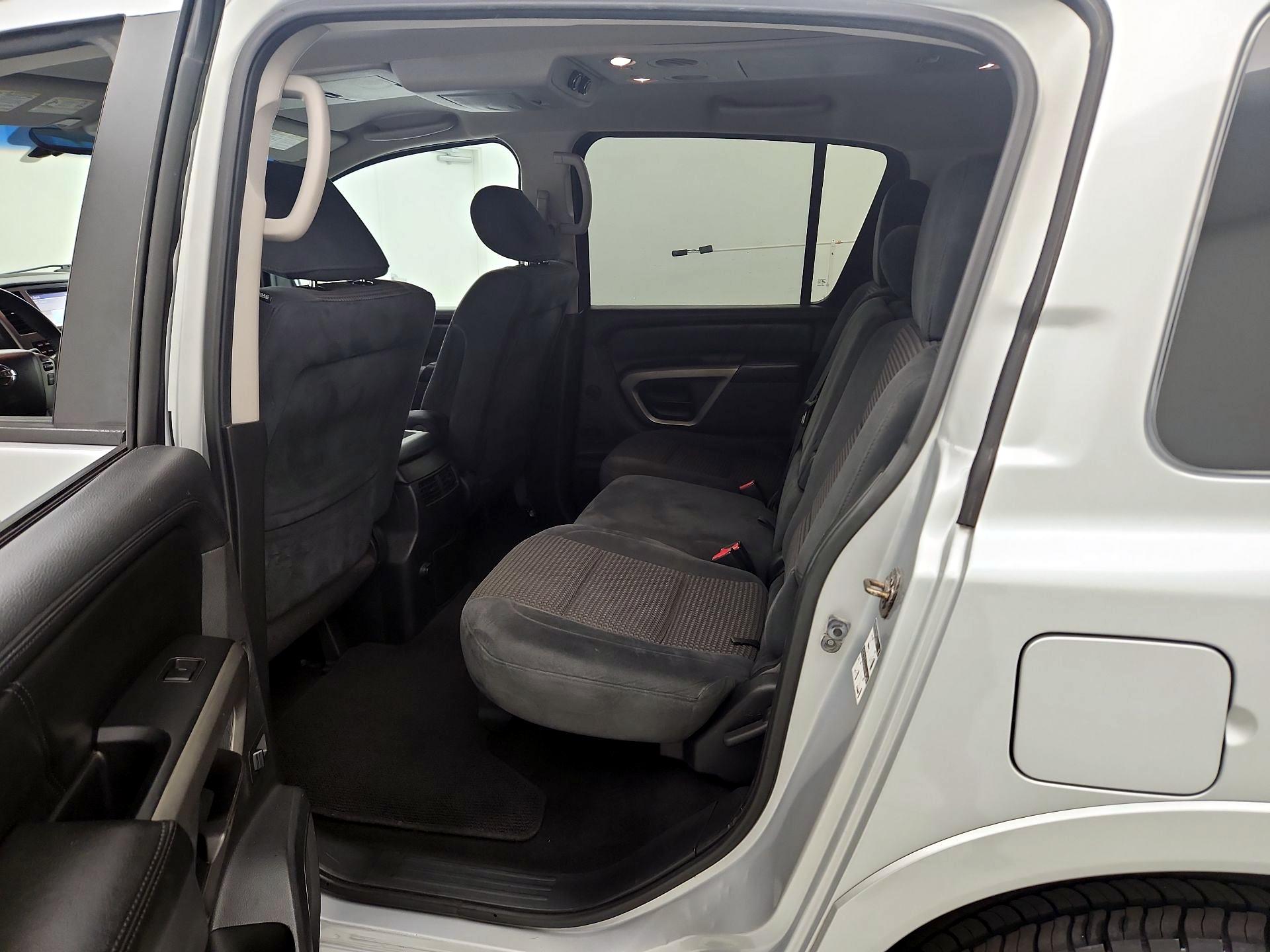 Thumbnail: 2015 Nissan Armada - 18