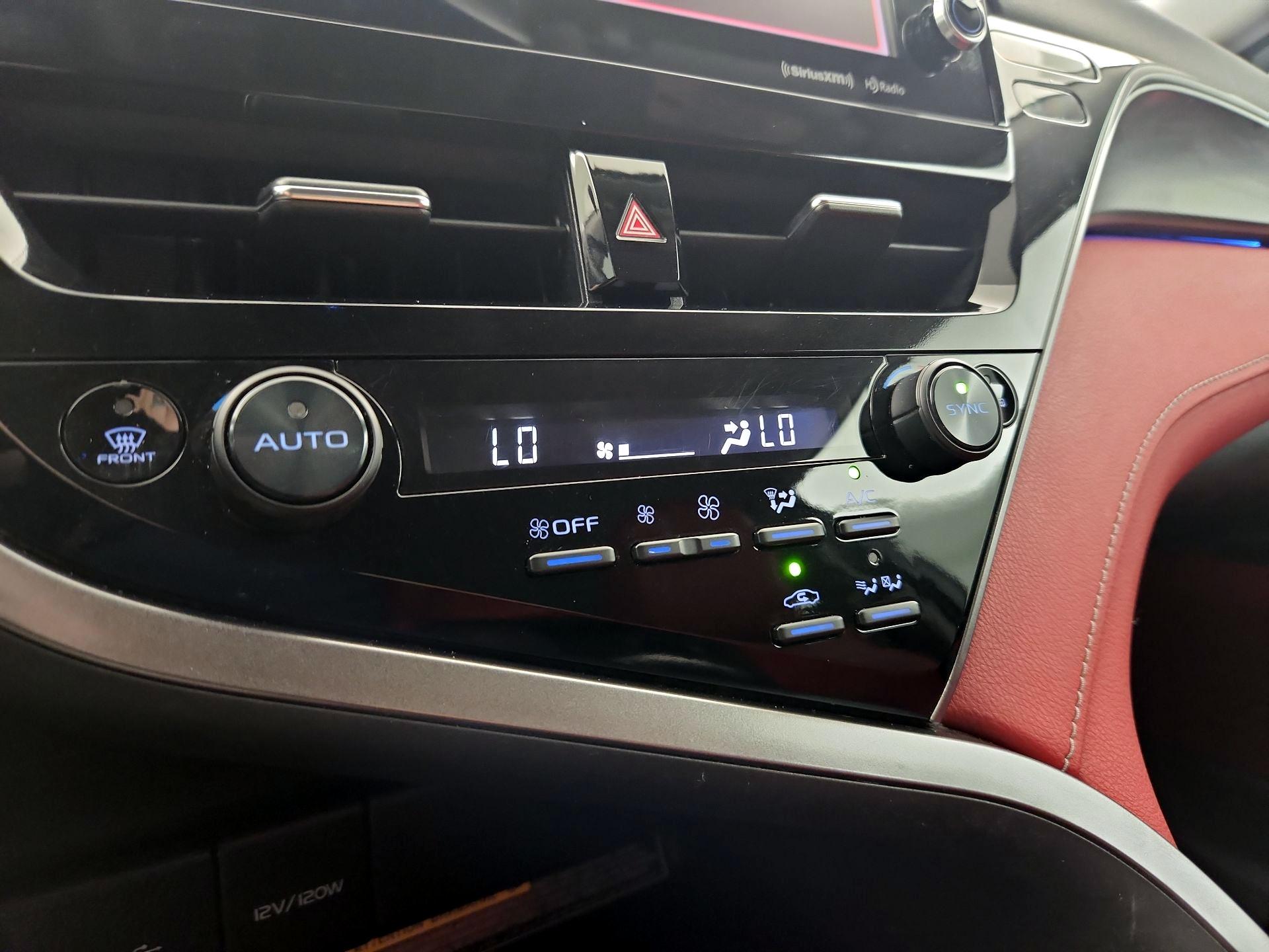 Thumbnail: 2021 Toyota Camry - 16