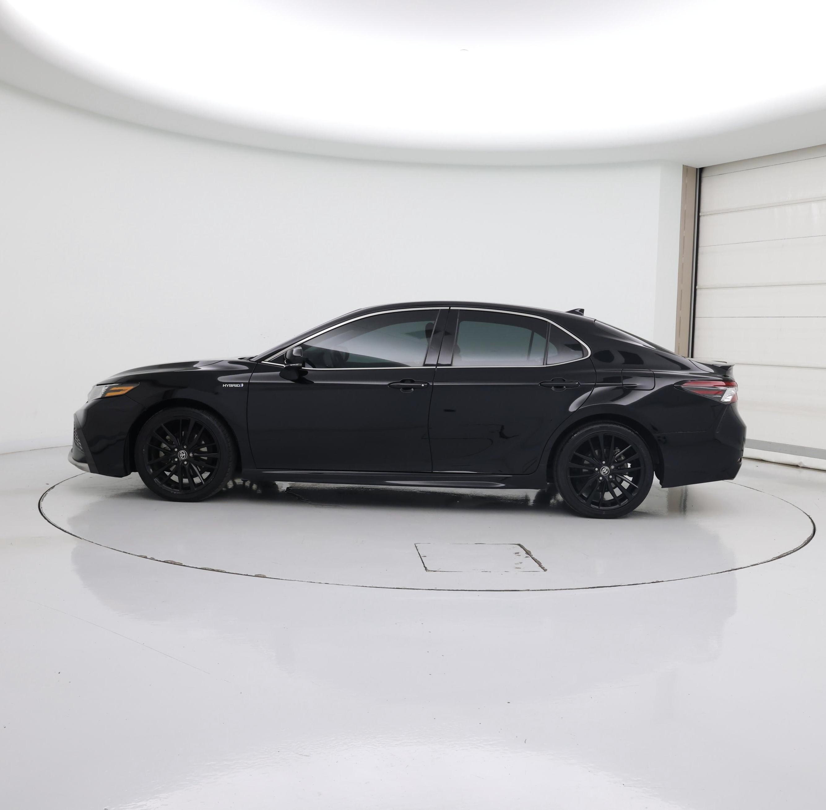 Thumbnail: 2021 Toyota Camry - 3