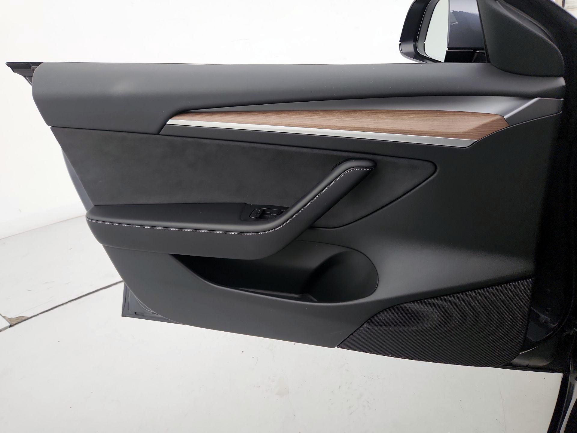 Thumbnail: 2023 Tesla Model 3 - 12