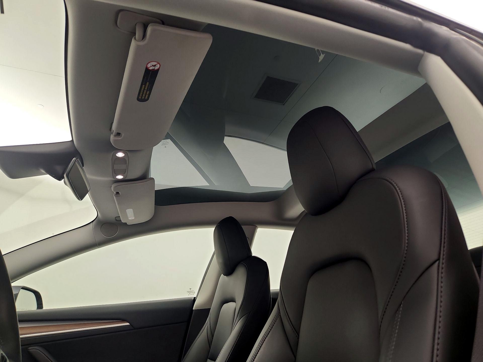 Thumbnail: 2023 Tesla Model 3 - 18