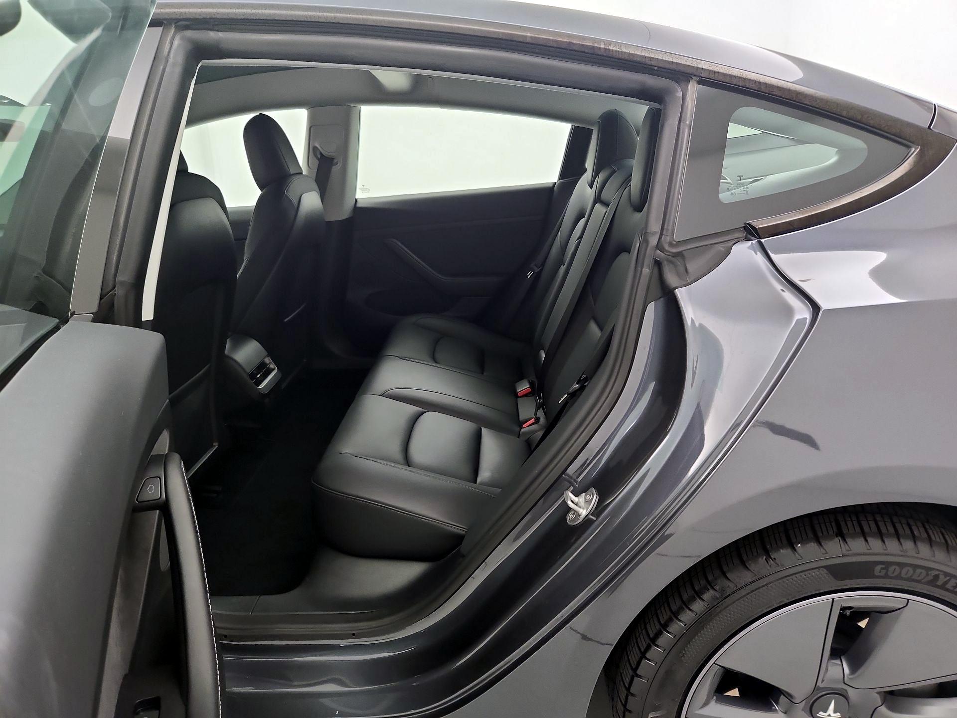 Thumbnail: 2023 Tesla Model 3 - 19