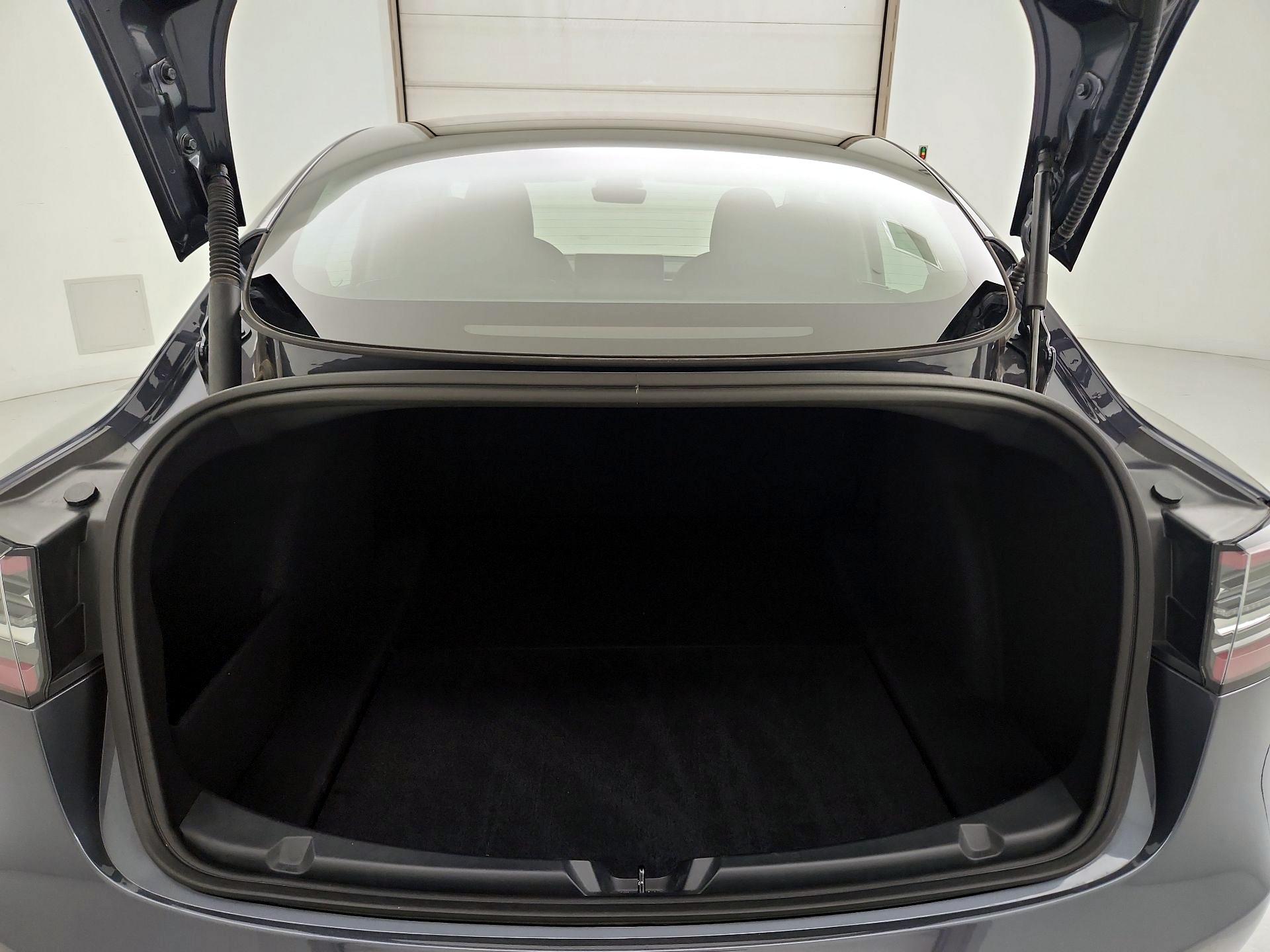 Thumbnail: 2023 Tesla Model 3 - 20