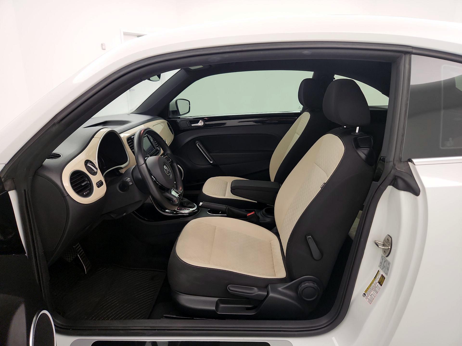 Thumbnail: 2019 Volkswagen Beetle - 11